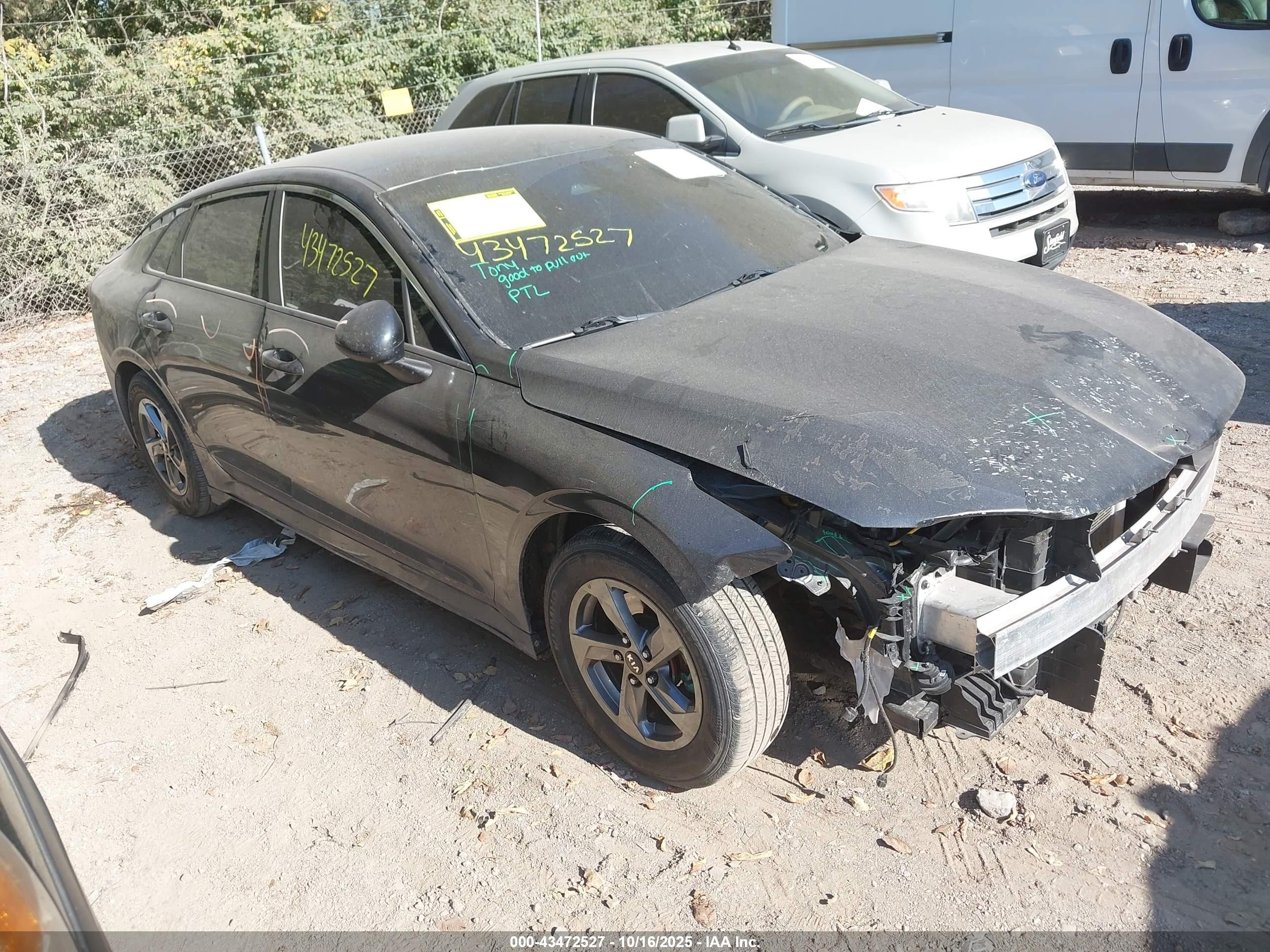 2021 Kia K5 LXS, VIN 5XXG14J21MG027506 — Front end