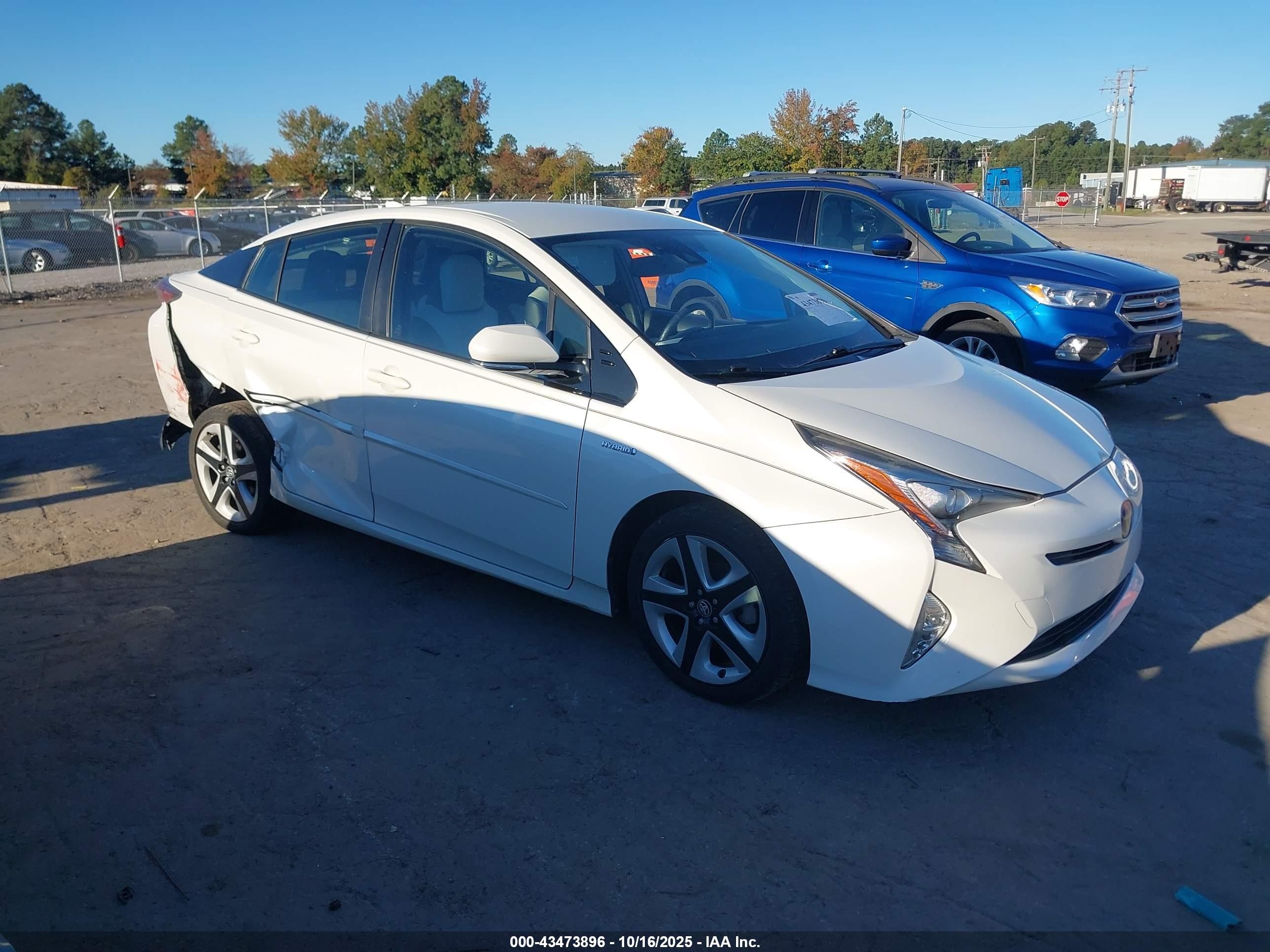 2017 Toyota Prius Two, VIN JTDKARFU8H3039062 — Rear end