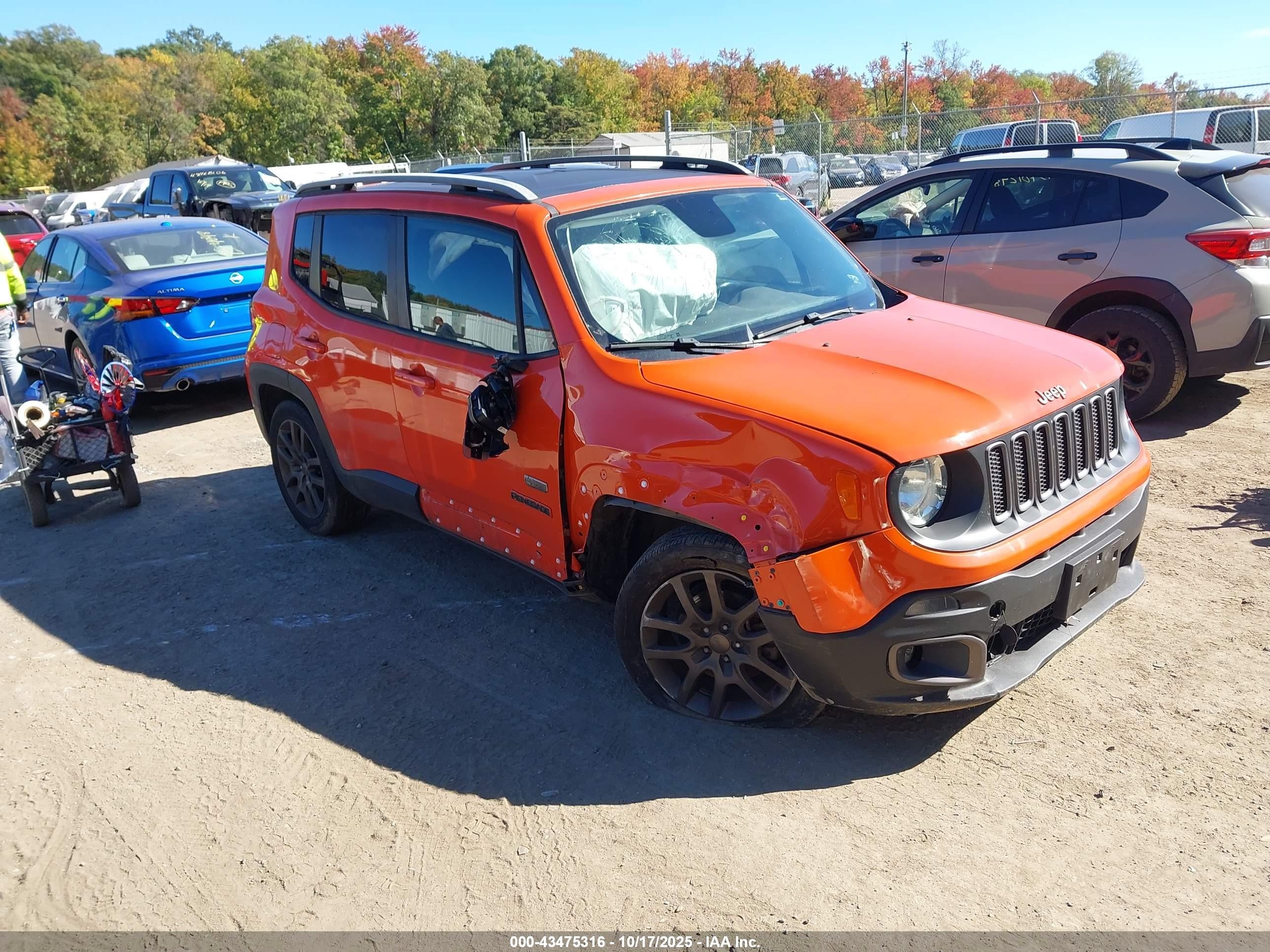 2016 Jeep Renegade Latitude, VIN ZACCJABT9GPC62627 — Front end