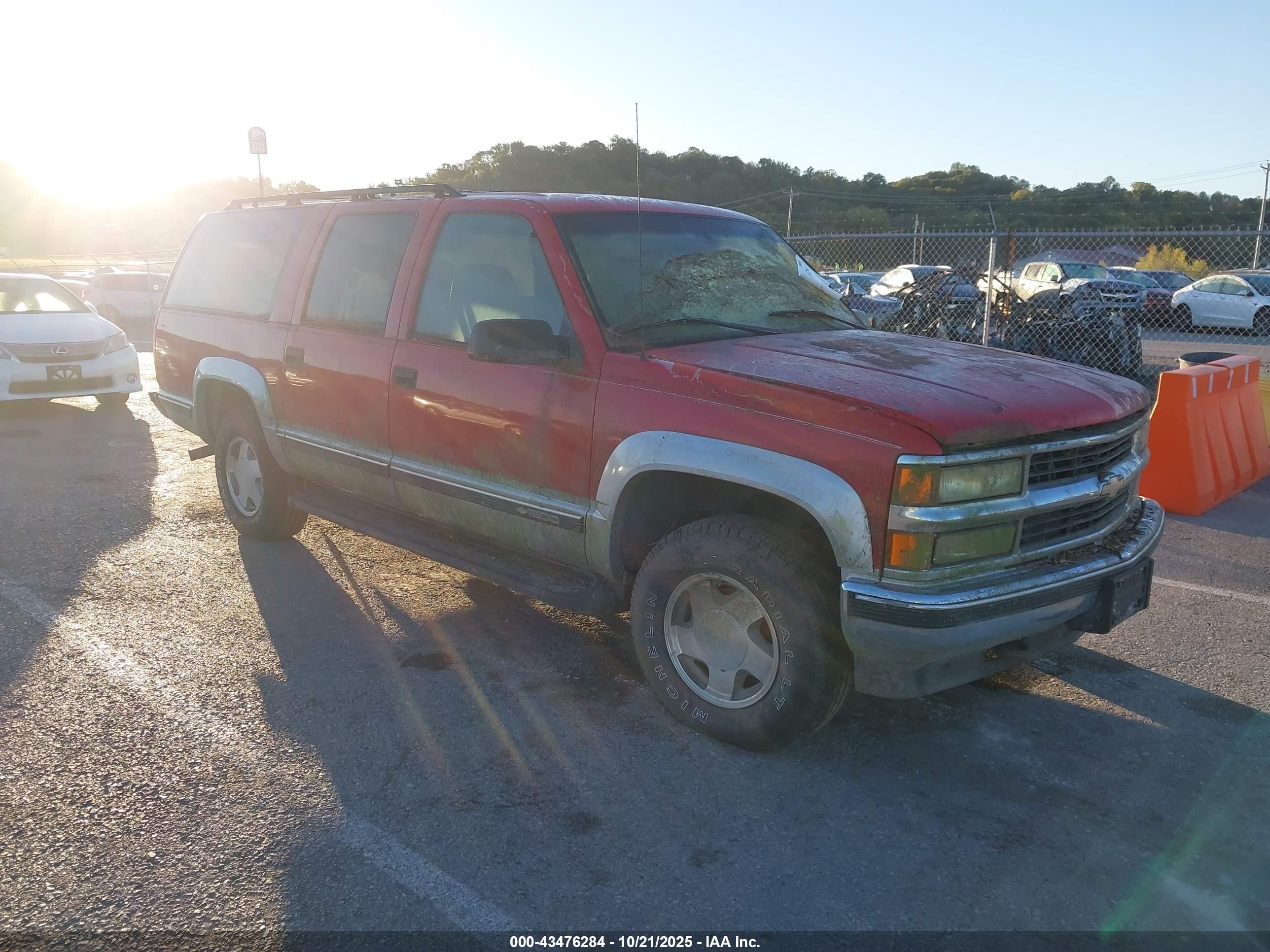 1997 Chevrolet Suburban, VIN 3GNFK16R0VG107804 — Normal wear