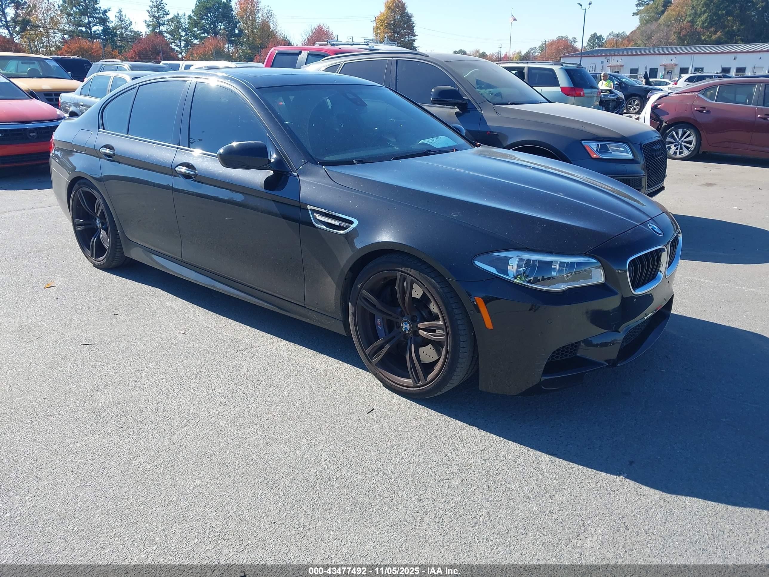 2016 BMW M5, VIN WBSFV9C51GG343384 — Крыша