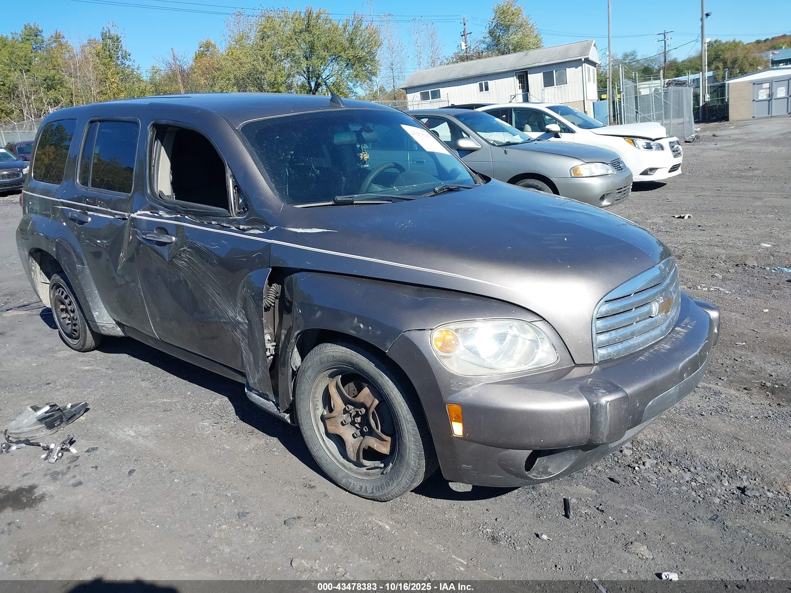 2011 Chevrolet HHR 1LT, VIN 3GNBABFW7BS652212 — Side