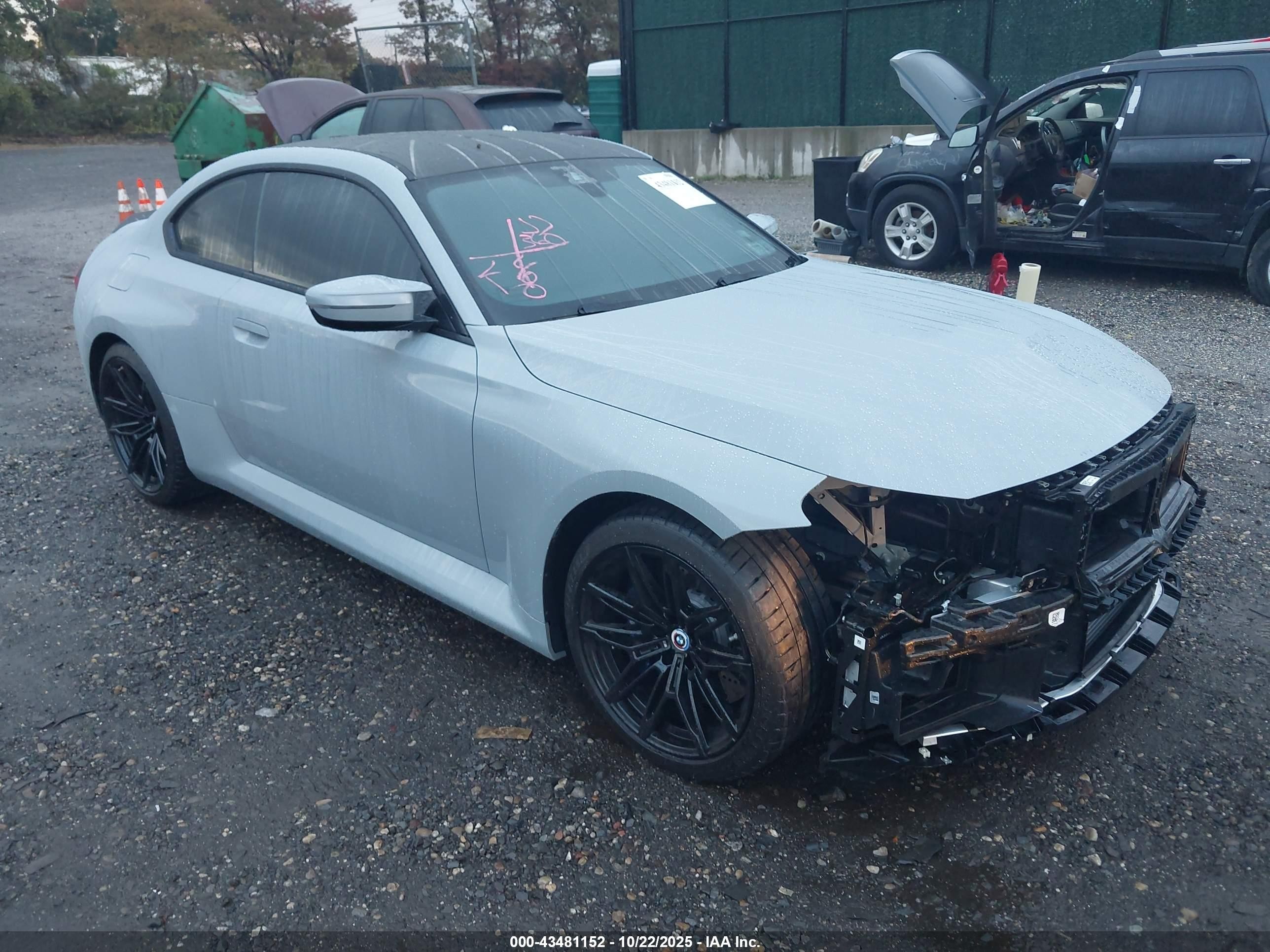 2023 BMW M2, VIN 3MF13DM03P8D20634 — Перед
