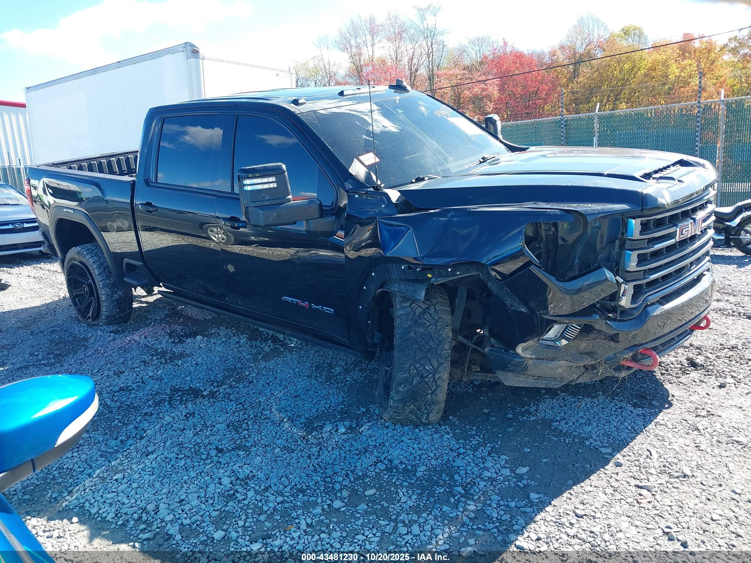 2021 GMC Sierra 2500HD AT4, VIN 1GT19PEY0MF238600 — Front end