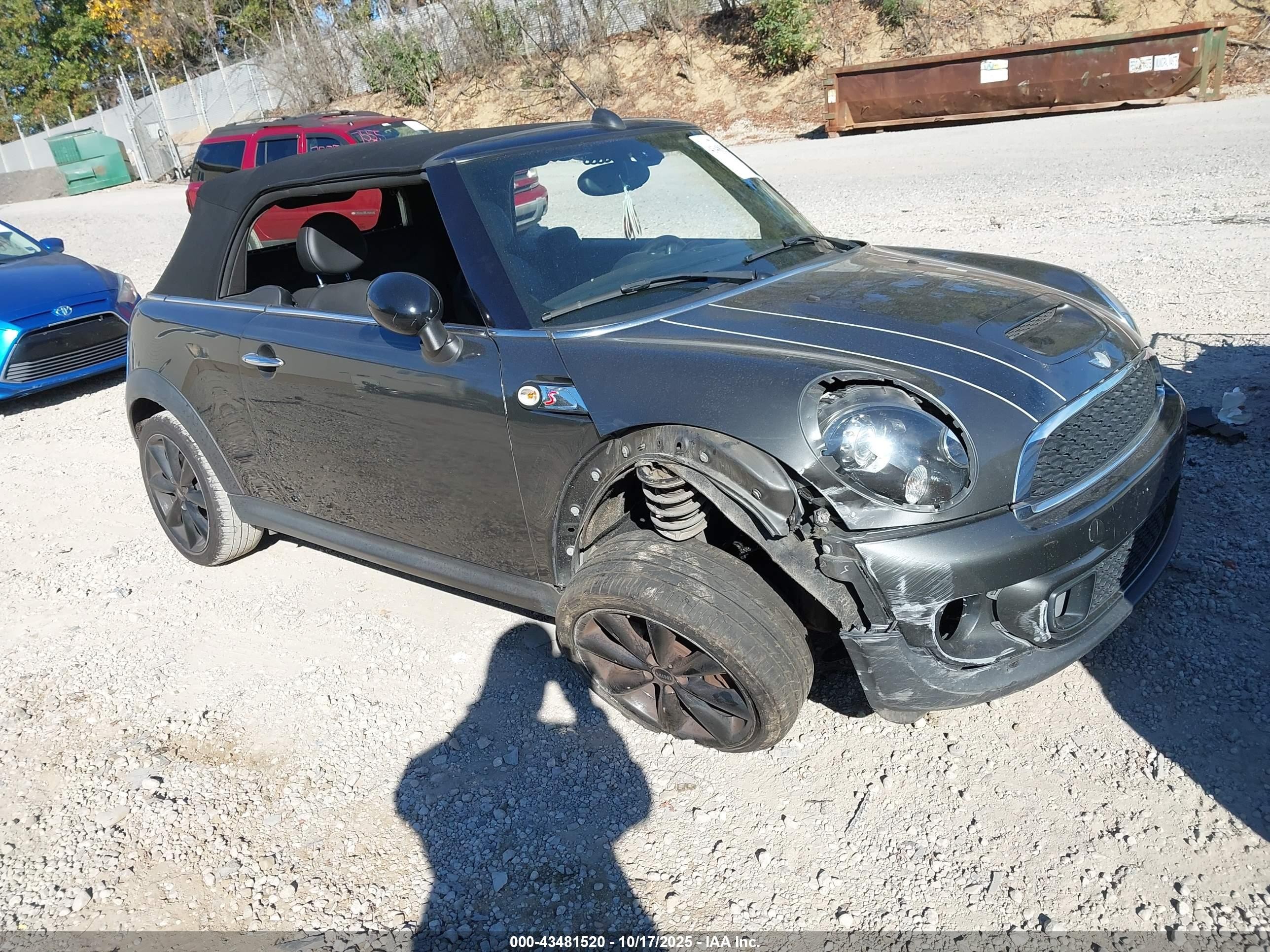 2014 MINI Convertible S, VIN WMWZP3C52ET706661 — Перед