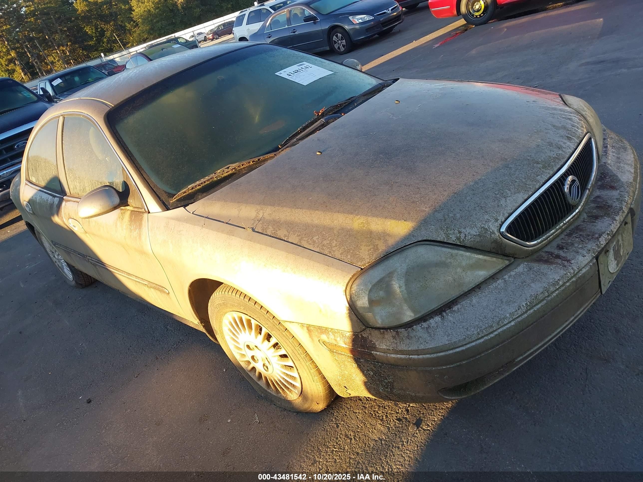 2001 Mercury Sable GS, VIN 1MEFM50U51A636129 — Front end