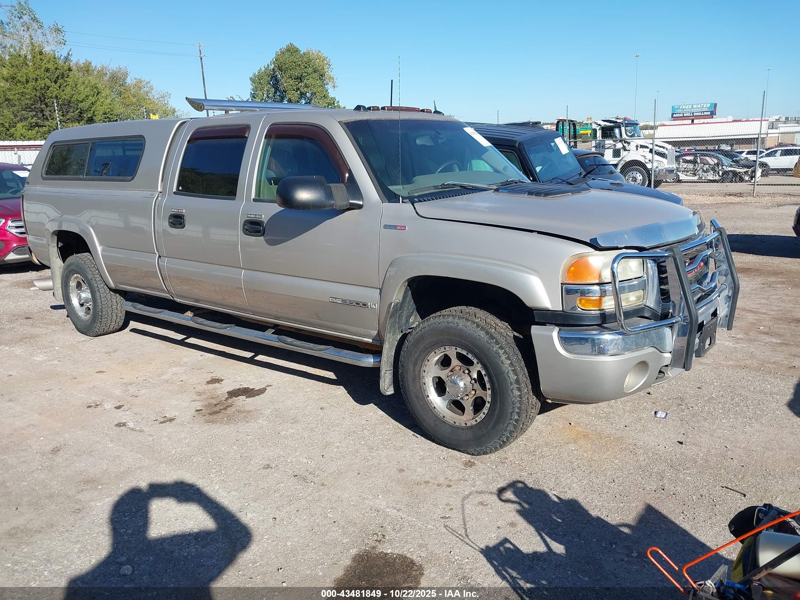2004 GMC Sierra 3500 DRW SL, VIN 1GTHK33264F242645 — Side