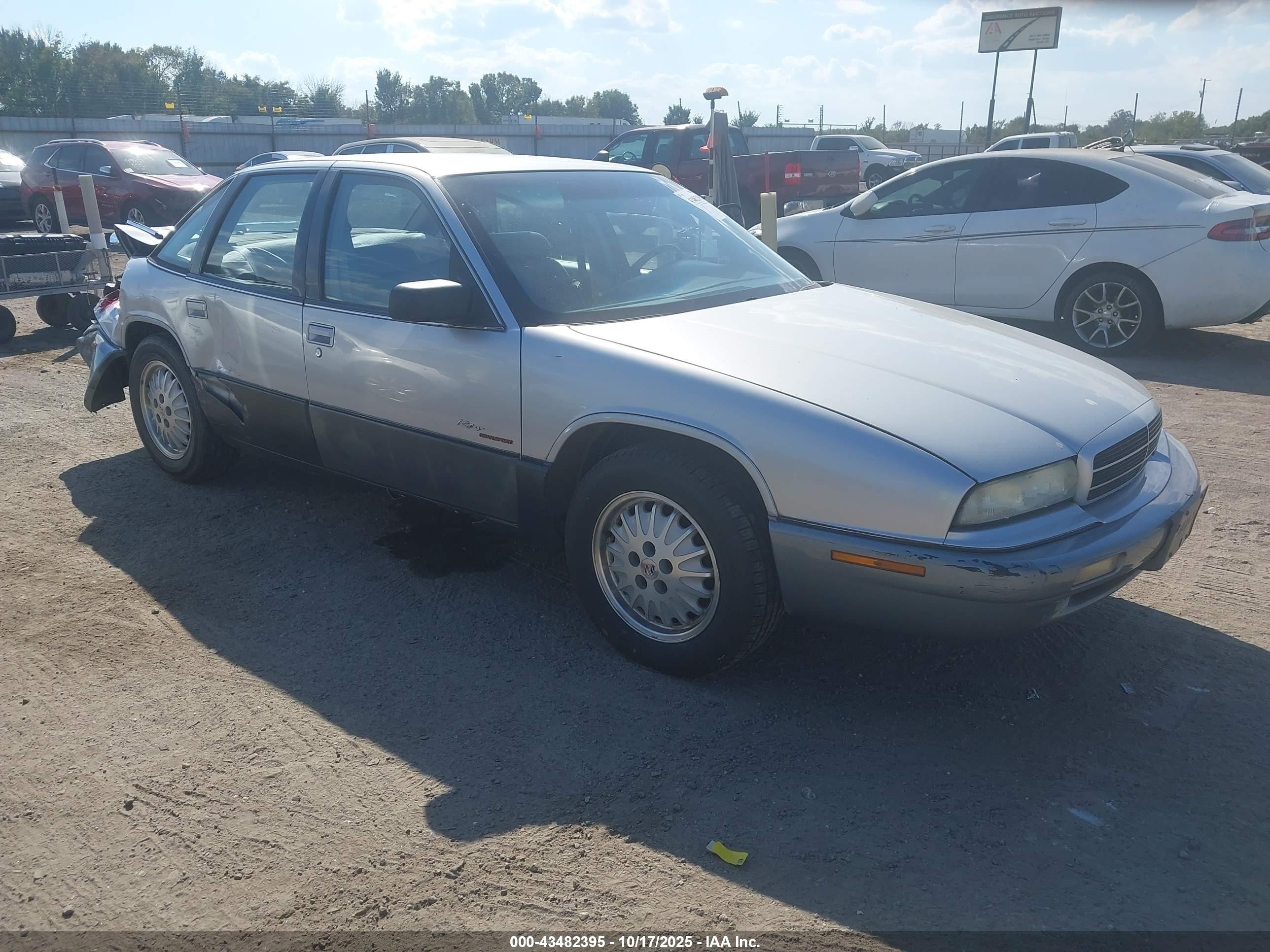 1995 Buick Regal, VIN 2G4WF52L8S1455808 — Зад