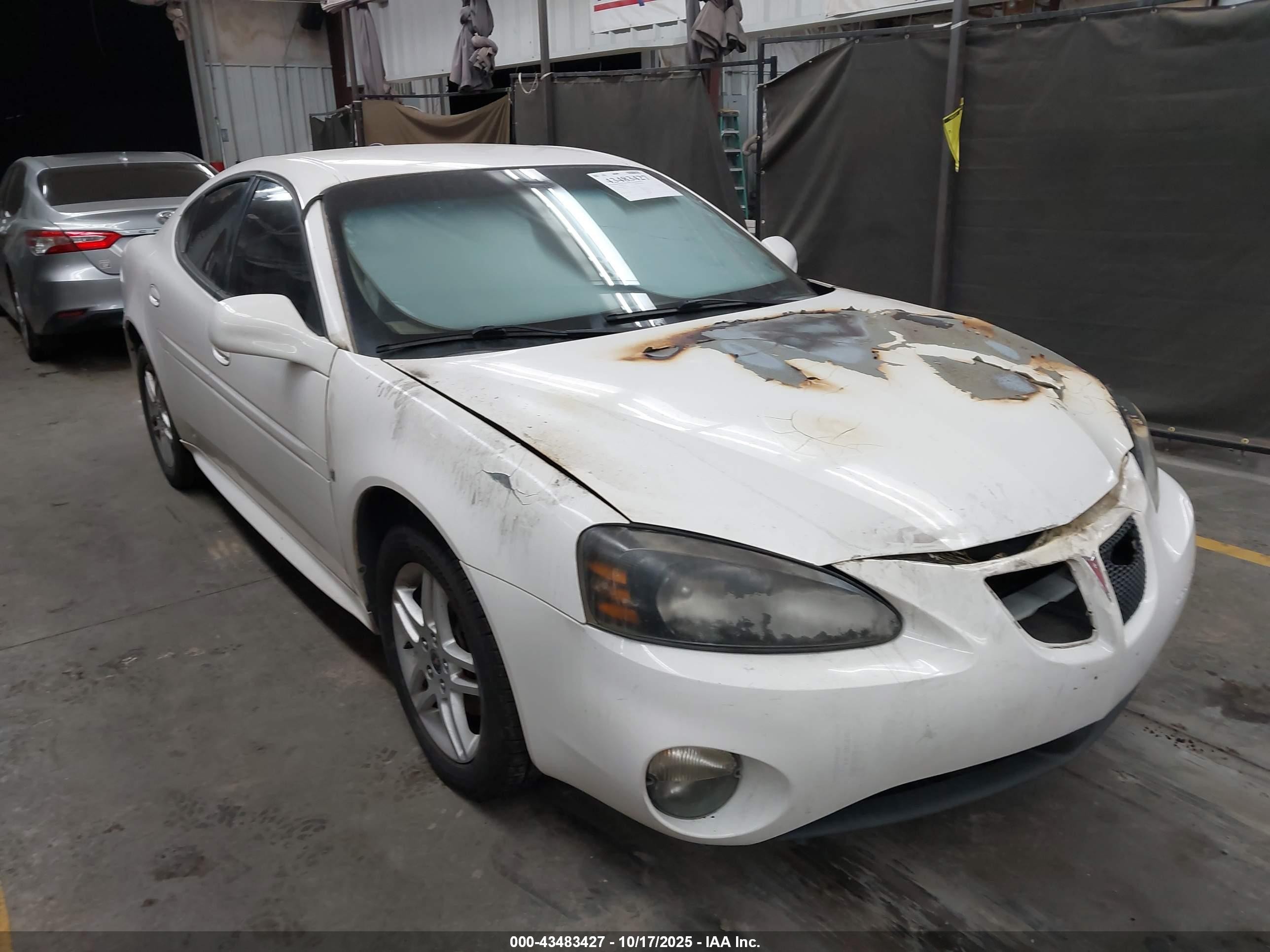 2006 Pontiac Grand Prix GT, VIN 2G2WR554661132688 — Engine fire