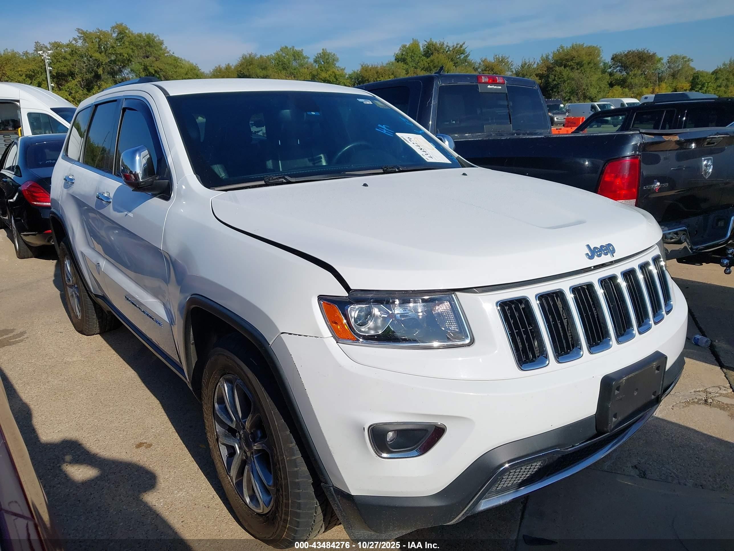 2015 Jeep Grand Cherokee Limited, VIN 1C4RJFBG6FC134214 — Side