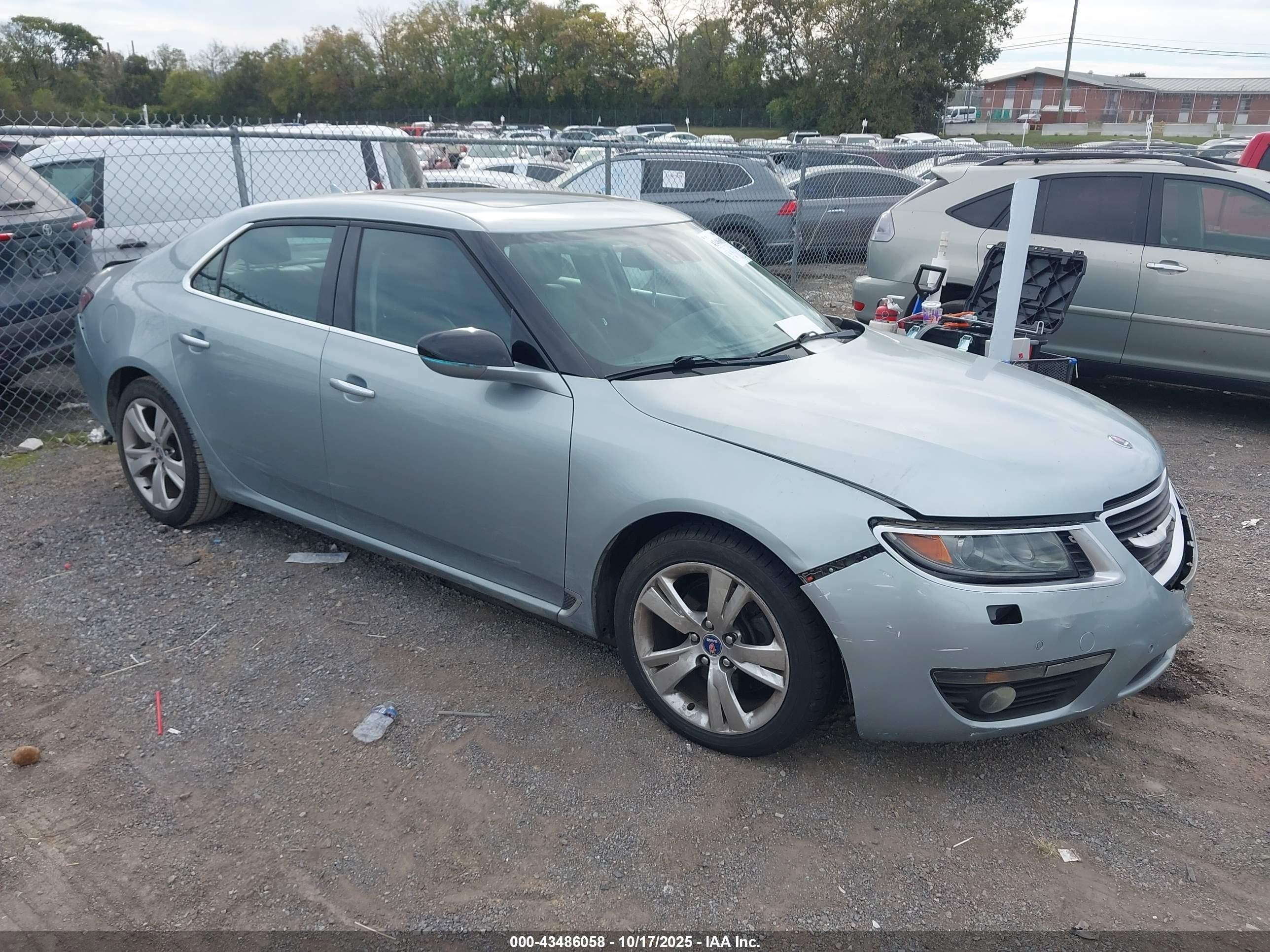 2011 Saab 9-5 Turbo6 XWD, VIN YS3GN4BJ7B4003379 — Перед