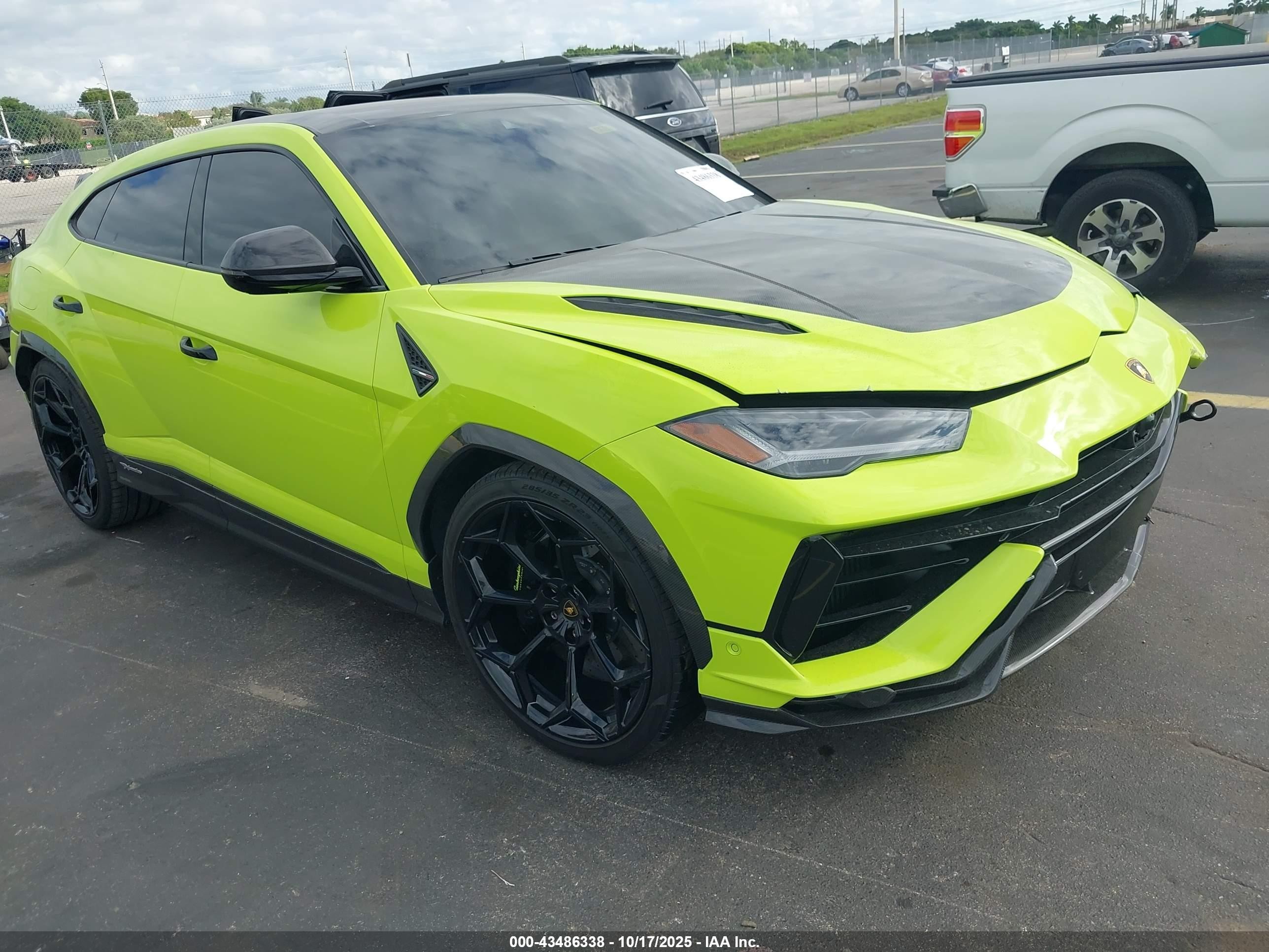 2023 Lamborghini Urus Performante, VIN ZPBUC3ZL8PLA27262 — Side