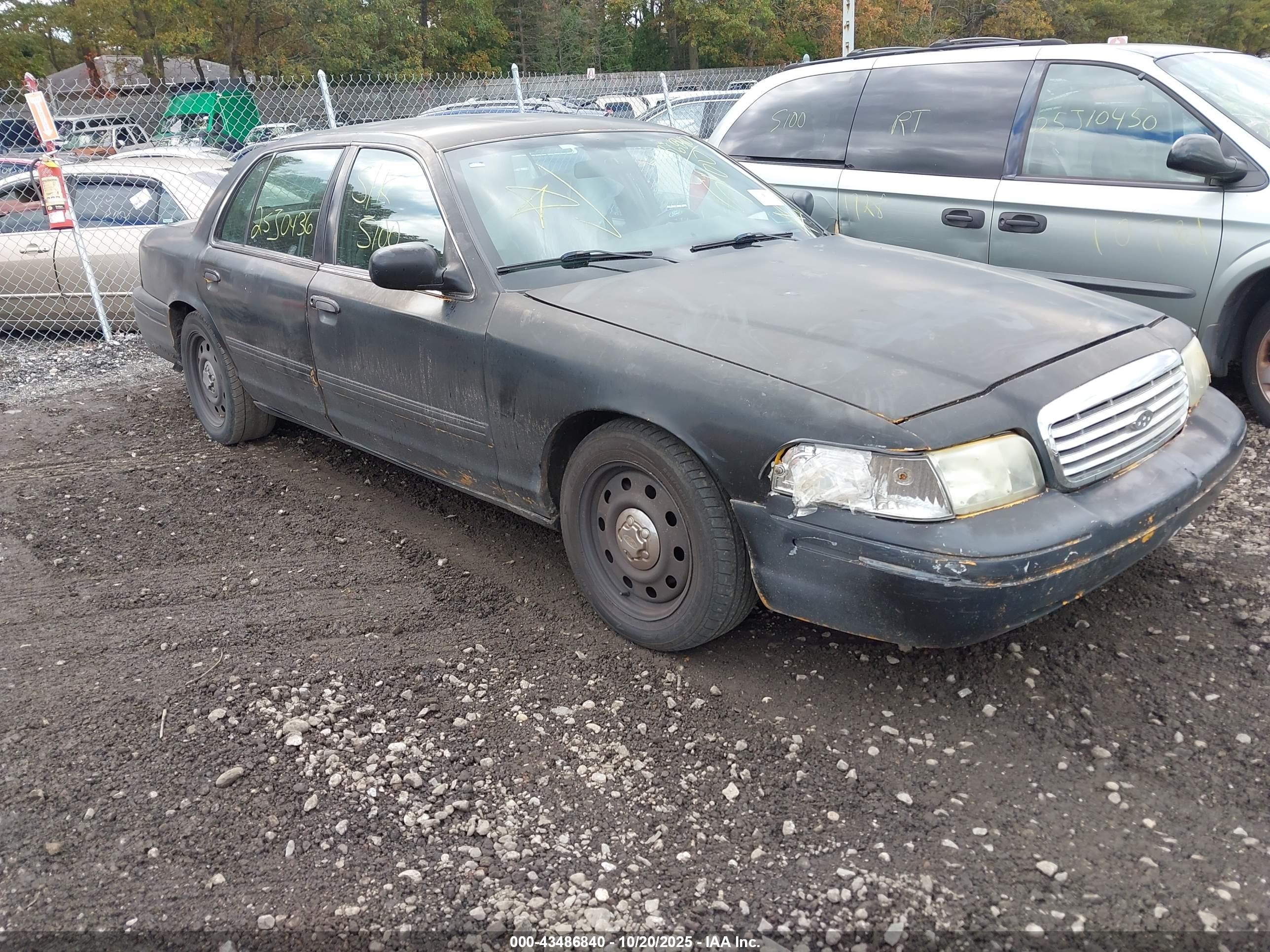 2011 Ford Crown Victoria, VIN 2FABP7AV1BX179196 — All over