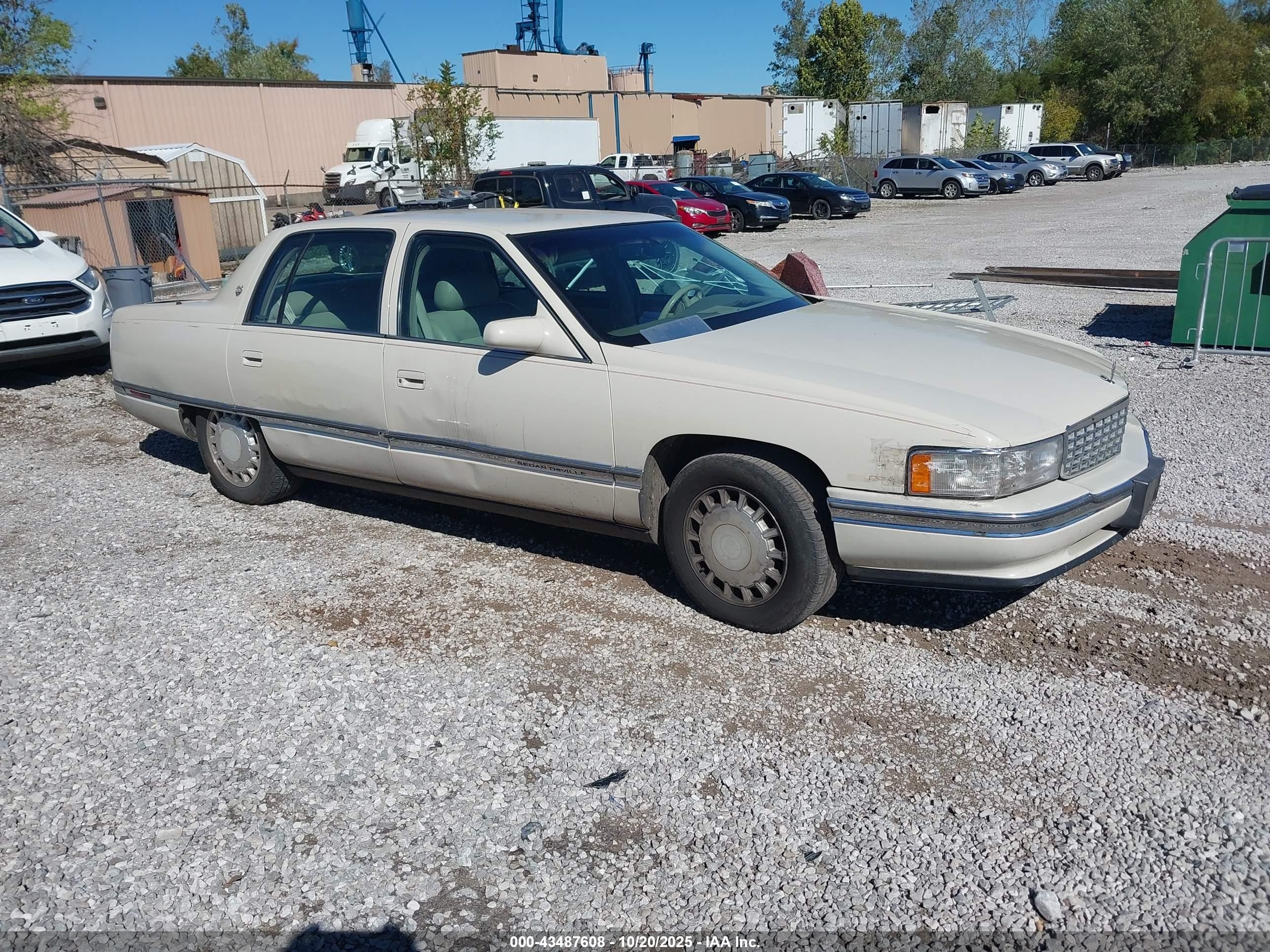 1996 Cadillac DeVille, VIN 1G6KD52YXTU224311 — Side