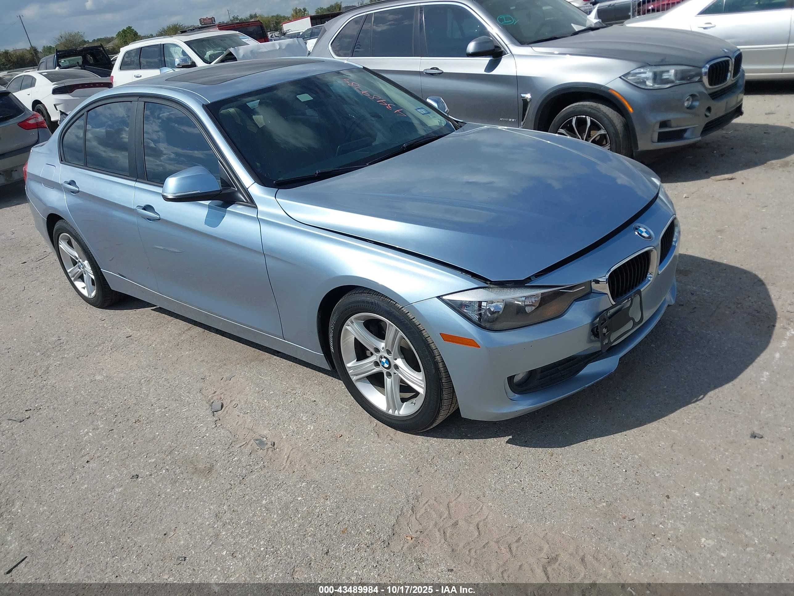 2014 BMW 3 Series 320i, VIN WBA3B1C59EK131943 — Normal wear
