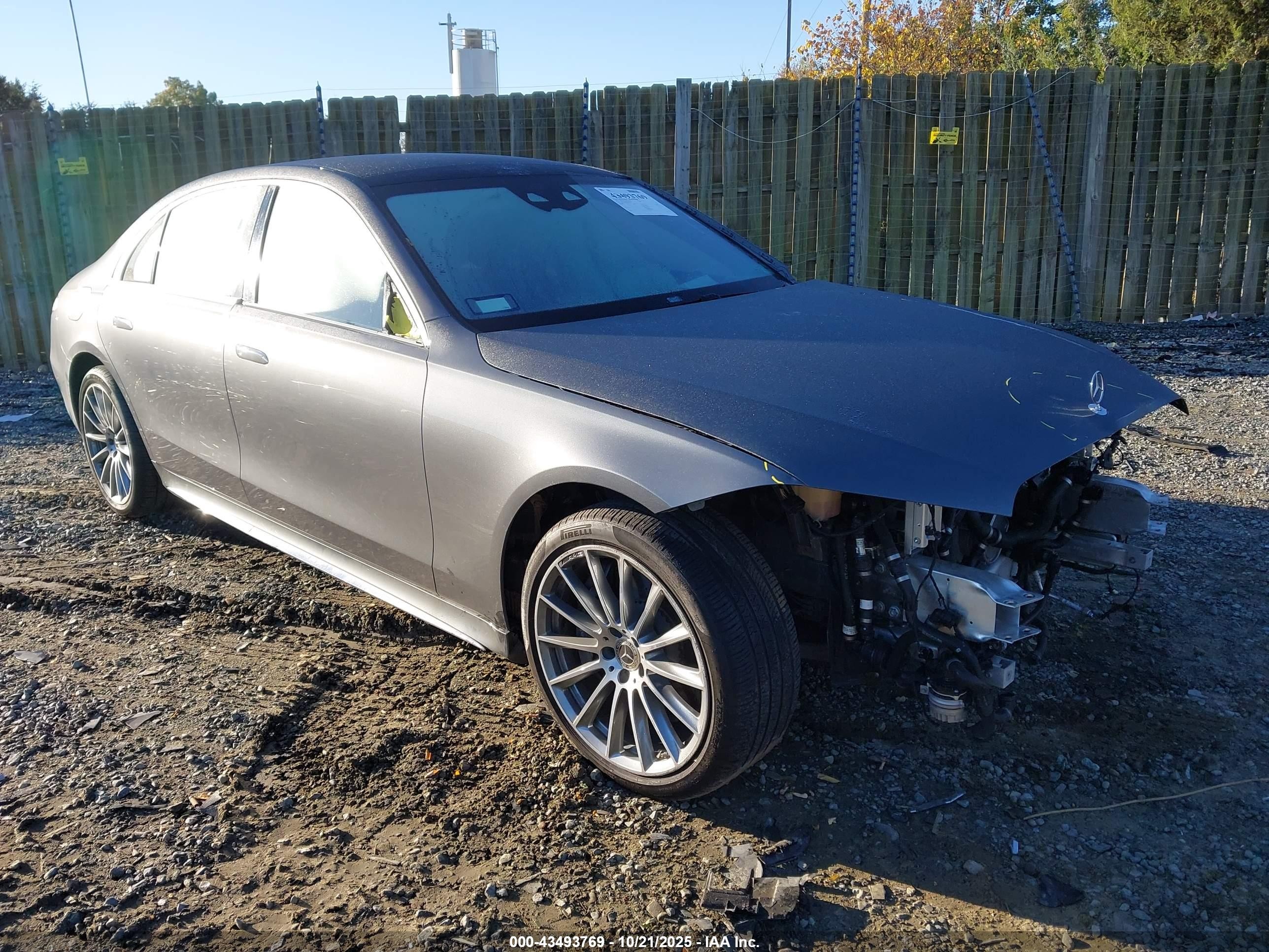 2021 Mercedes-Benz S 580, VIN W1K6G7GB2MA033027 — Front end