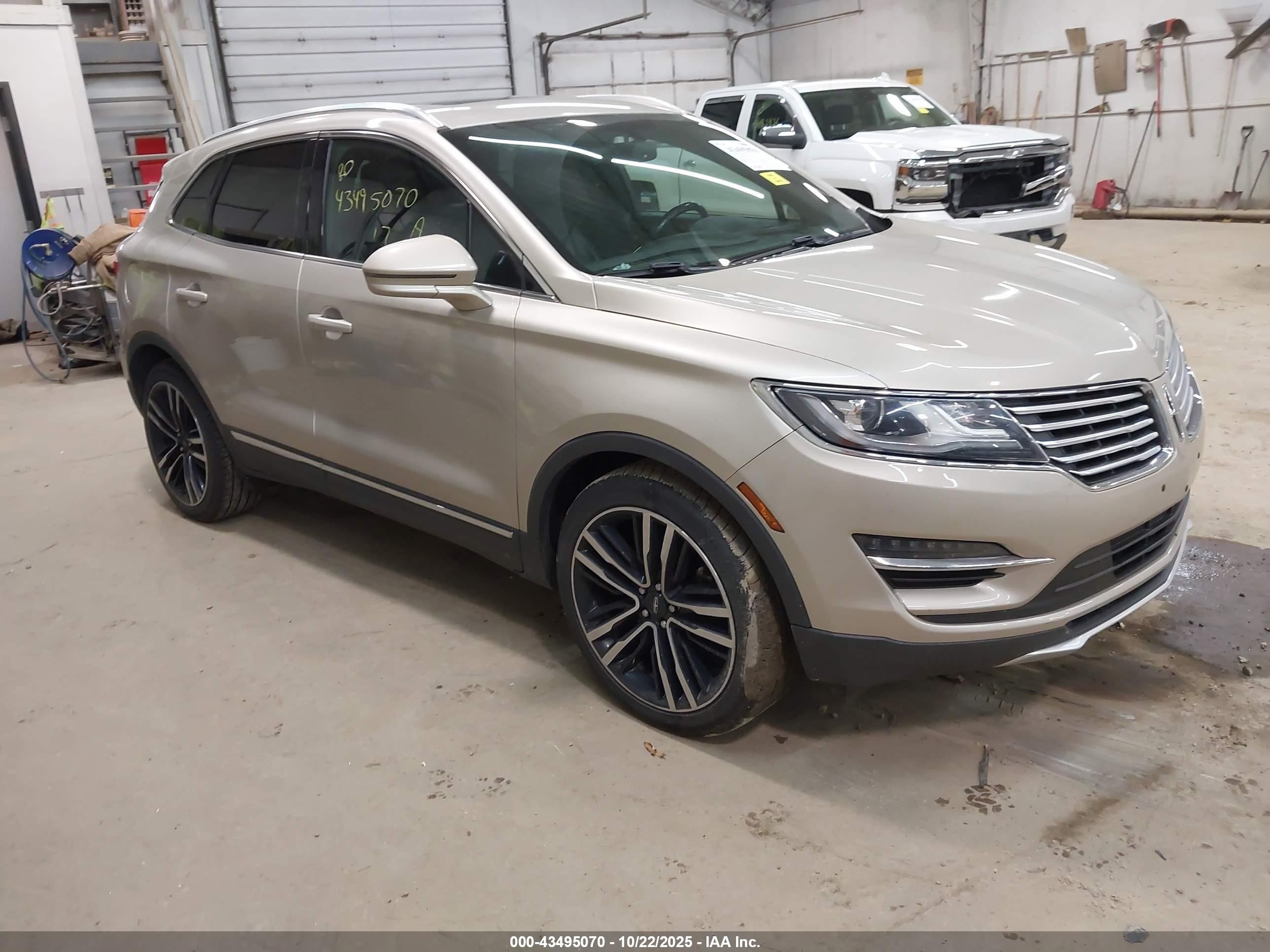 2017 Lincoln MKC Reserve, VIN 5LMTJ3DH2HUL45328 — Rear end