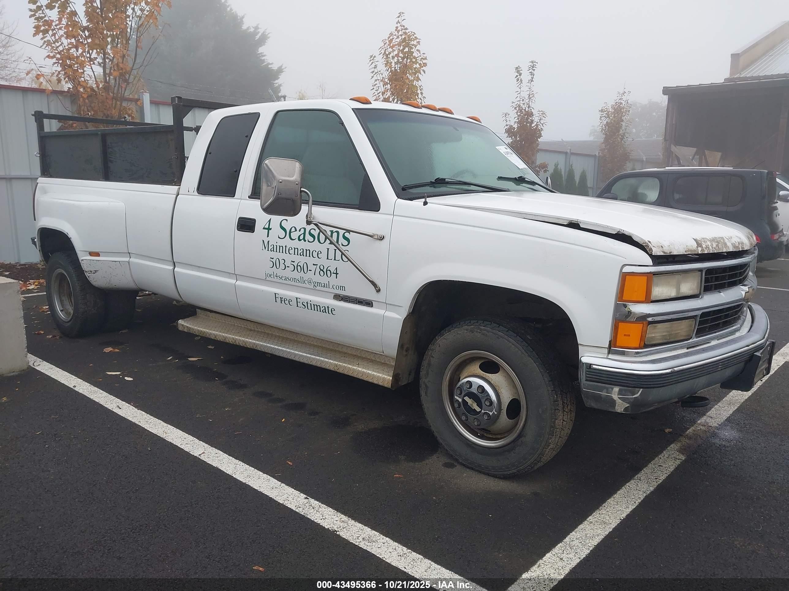 1996 Chevrolet Silverado 3500, VIN 1GCHC39R0TE203779 — Бок