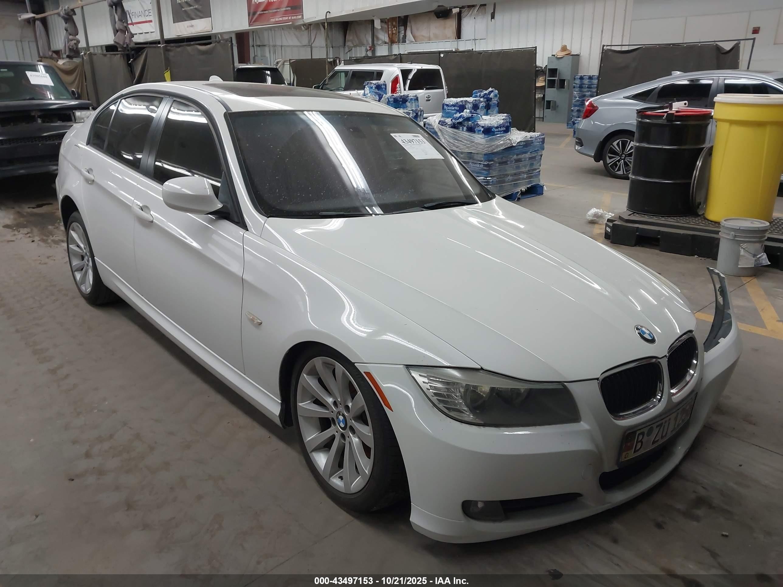 2011 BMW 3 Series 328i, VIN WBAPH5G54BNM76843 — Front end