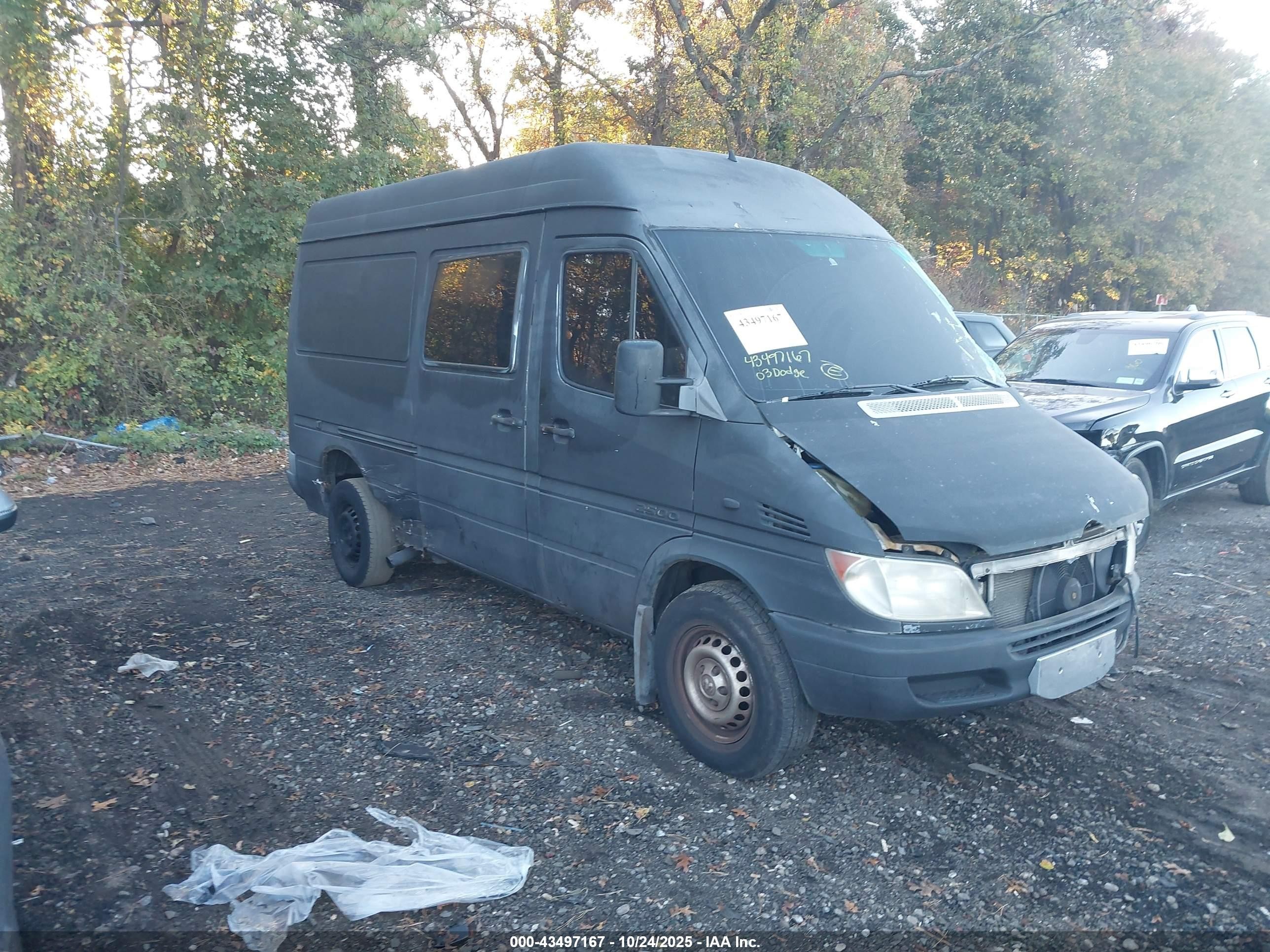 2003 Dodge Sprinter, VIN WD2YD642535530721 — Перед