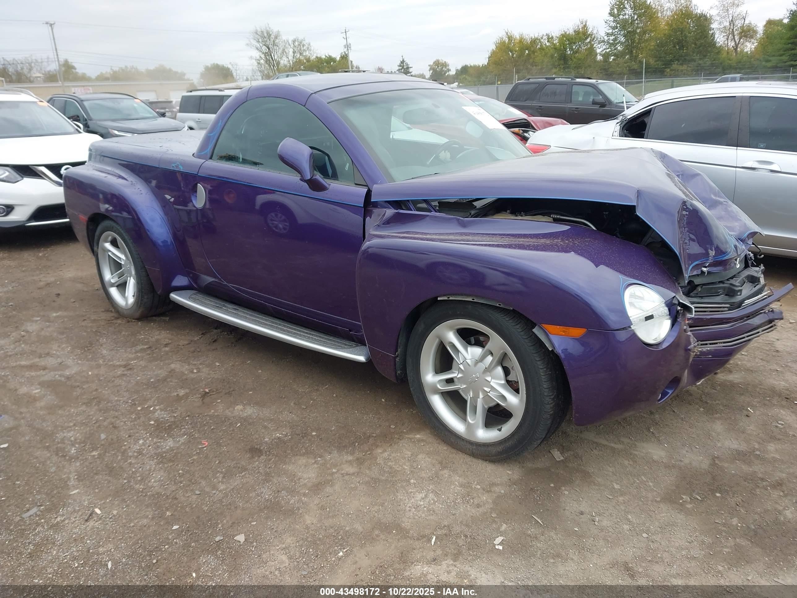 2004 Chevrolet SSR LS, VIN 1GCES14PX4B107824 — Front end