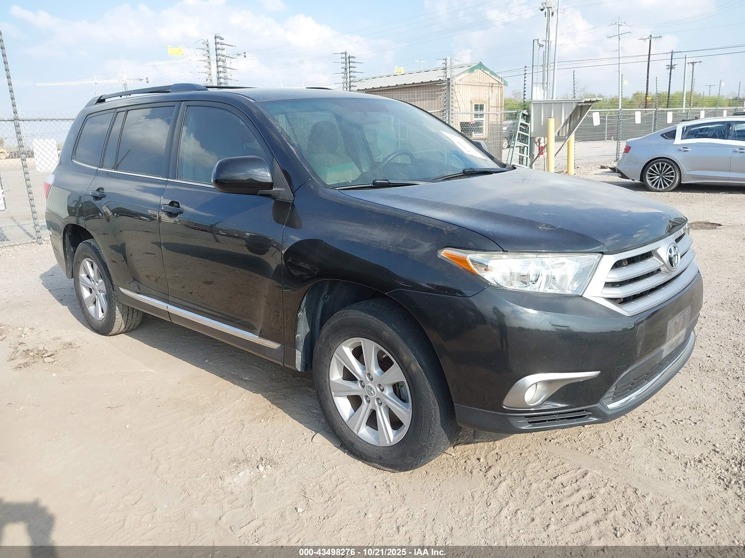 2013 Toyota Highlander Plus, VIN 5TDZK3EH3DS091270 — Front end