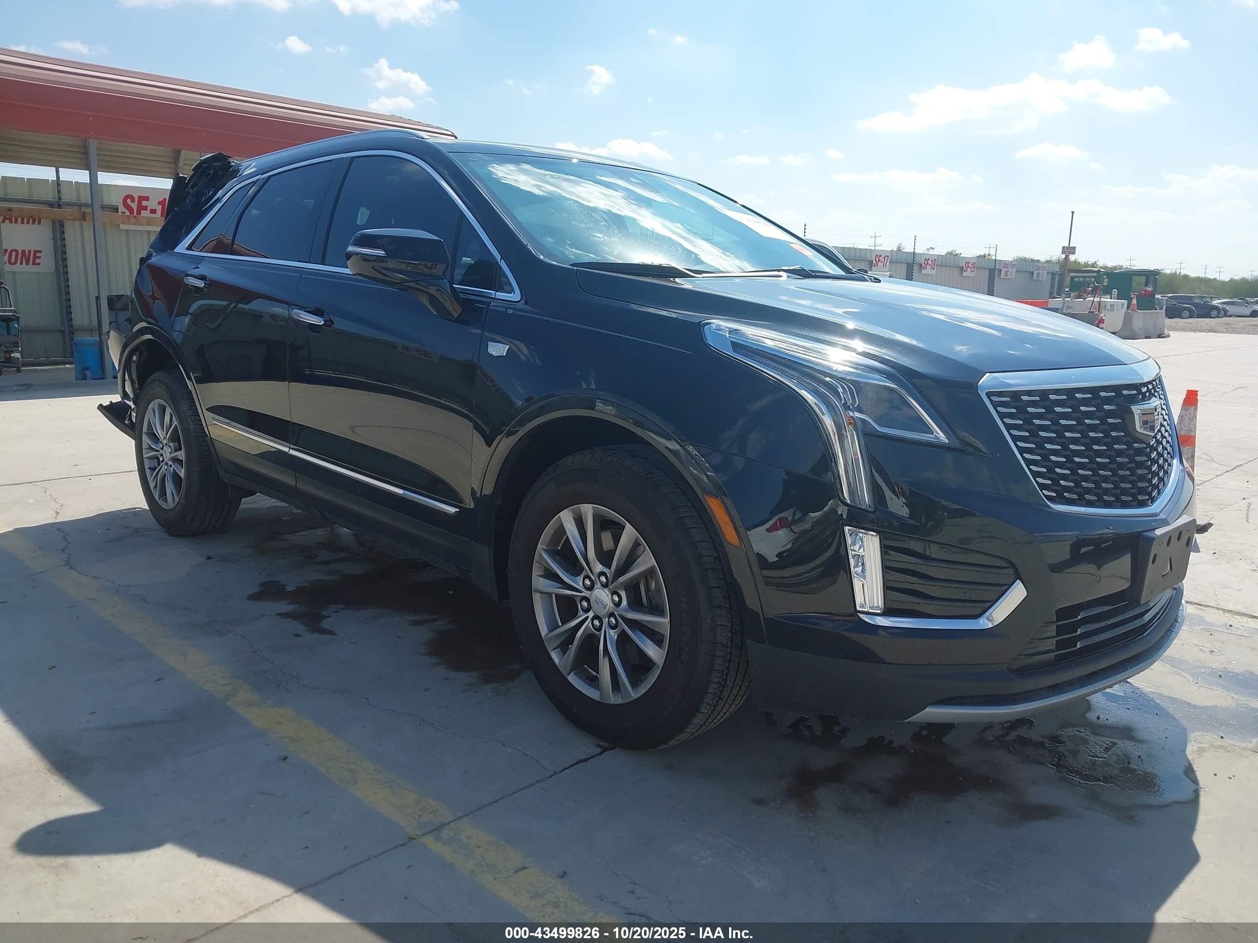 2020 Cadillac XT5 Premium Luxury FWD, VIN 1GYKNCR40LZ207337 — Rear end