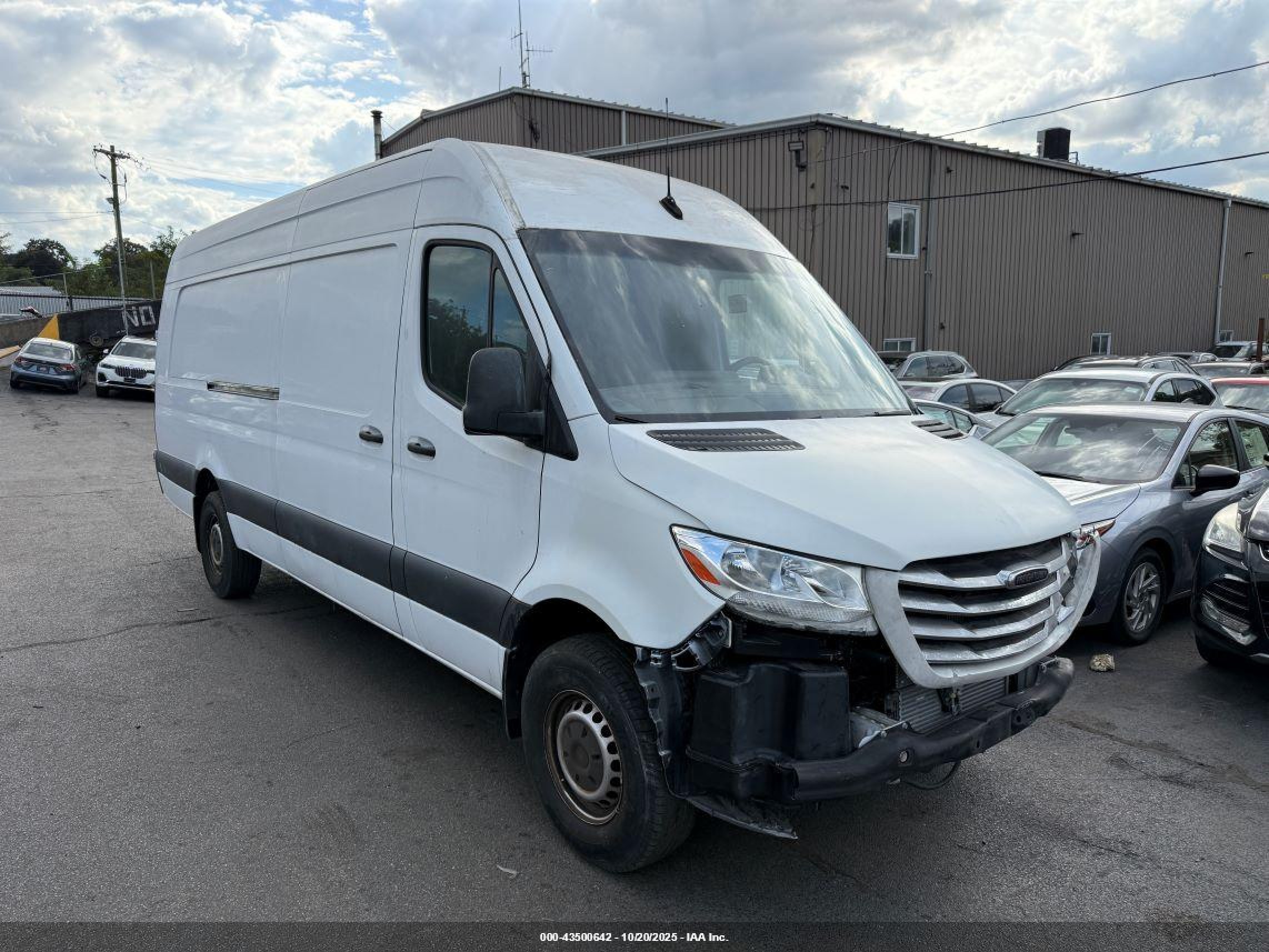 2019 Freightliner Sprinter, VIN WDRPF1CD4KP160393 — Front end
