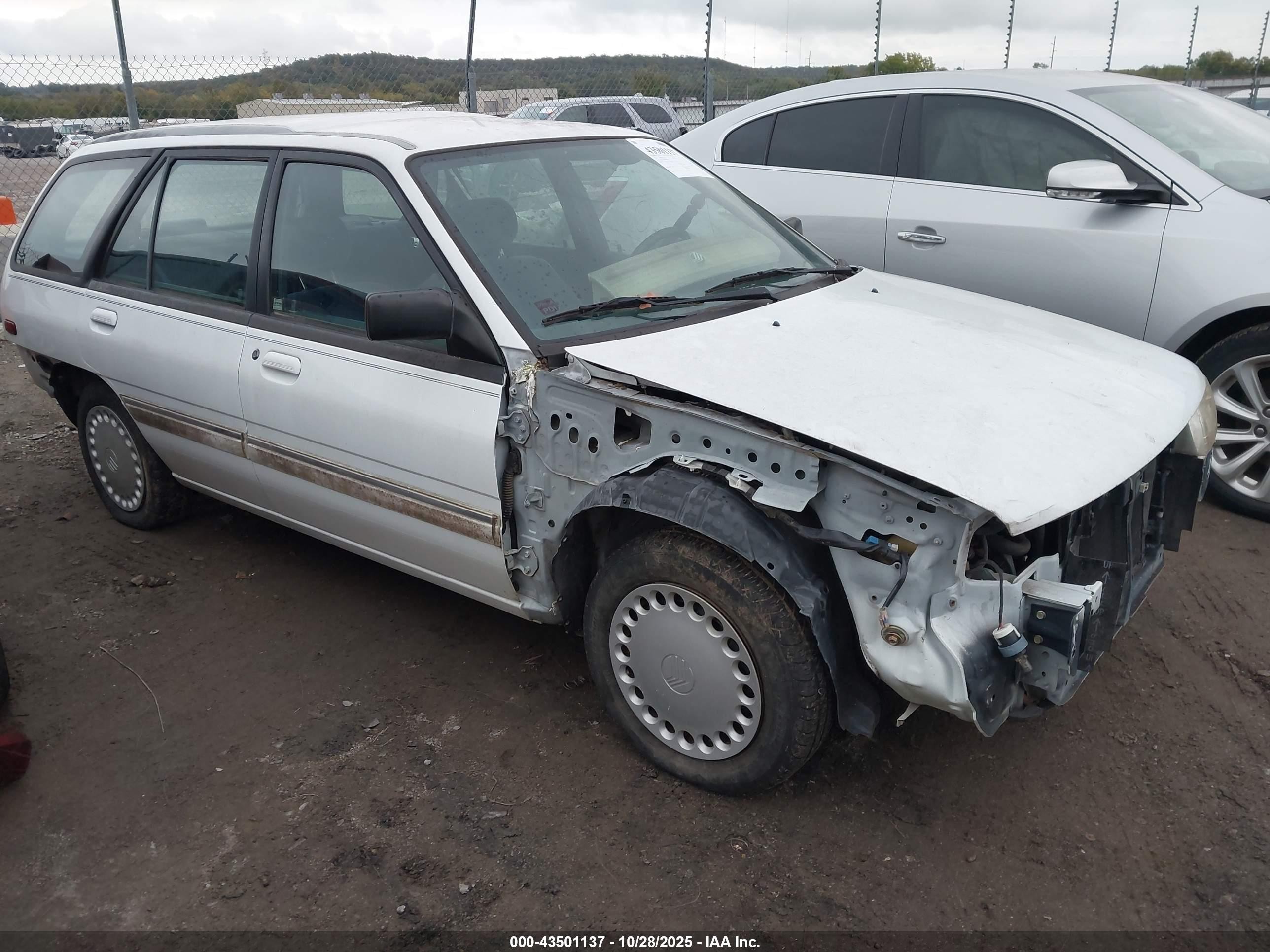 1994 Mercury Tracer, VIN 3MARM15J8RR606940 — All over