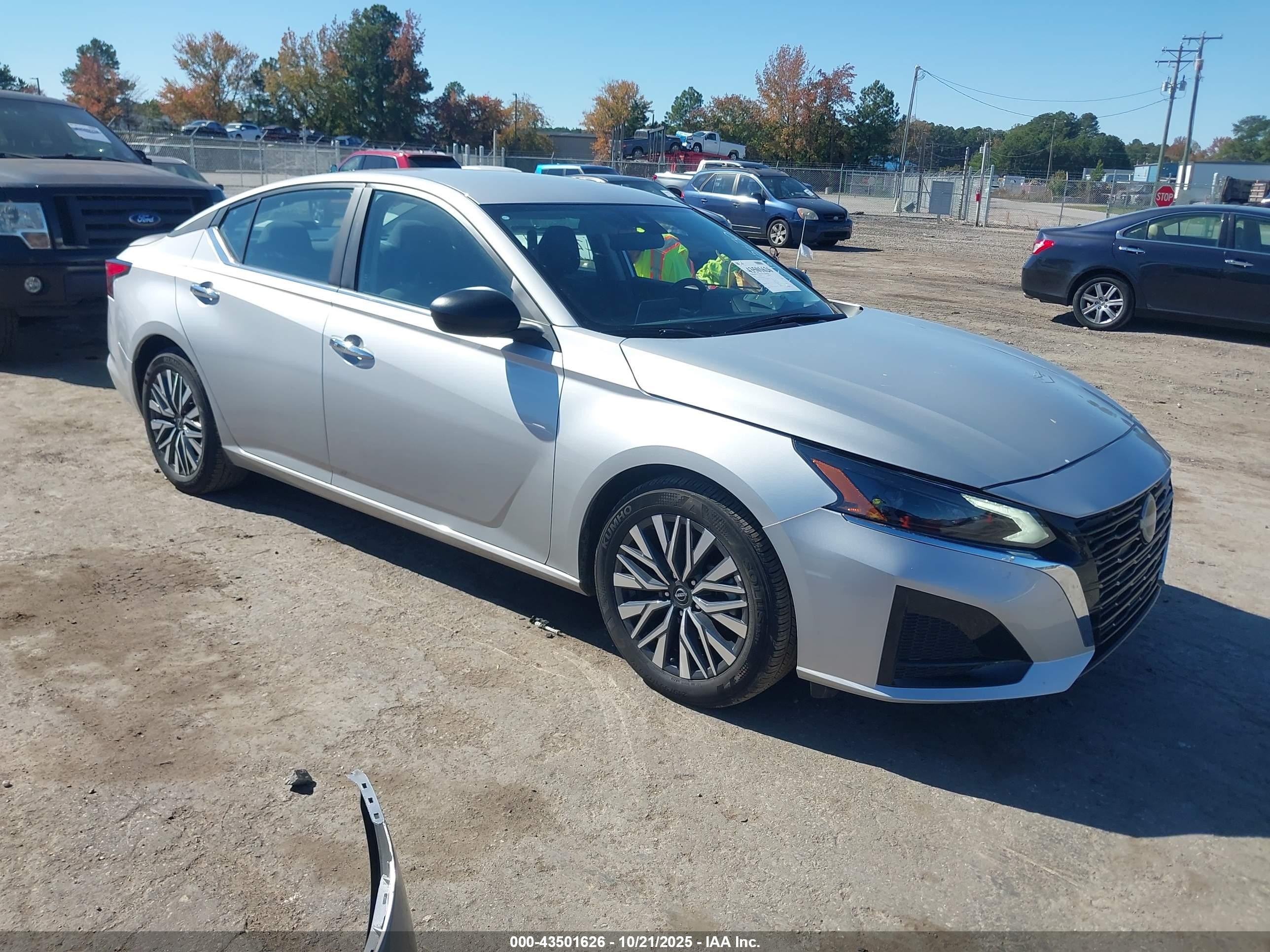 2025 Nissan Altima SV, VIN 1N4BL4DV6SN378185 — Фото с аукциона