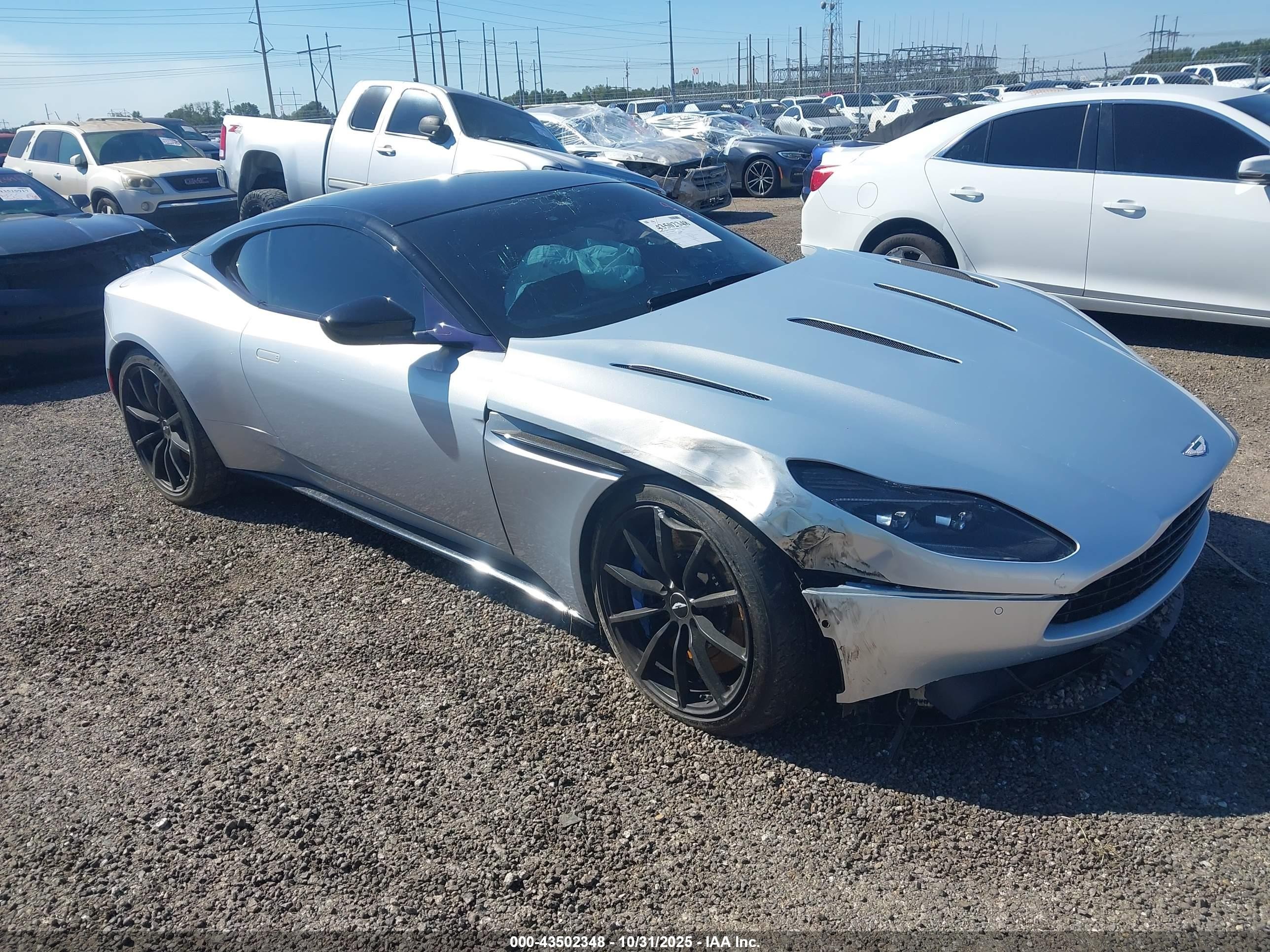 2019 Aston Martin DB11 AMR, VIN SCFRMFEV2KGL08219 — Front end