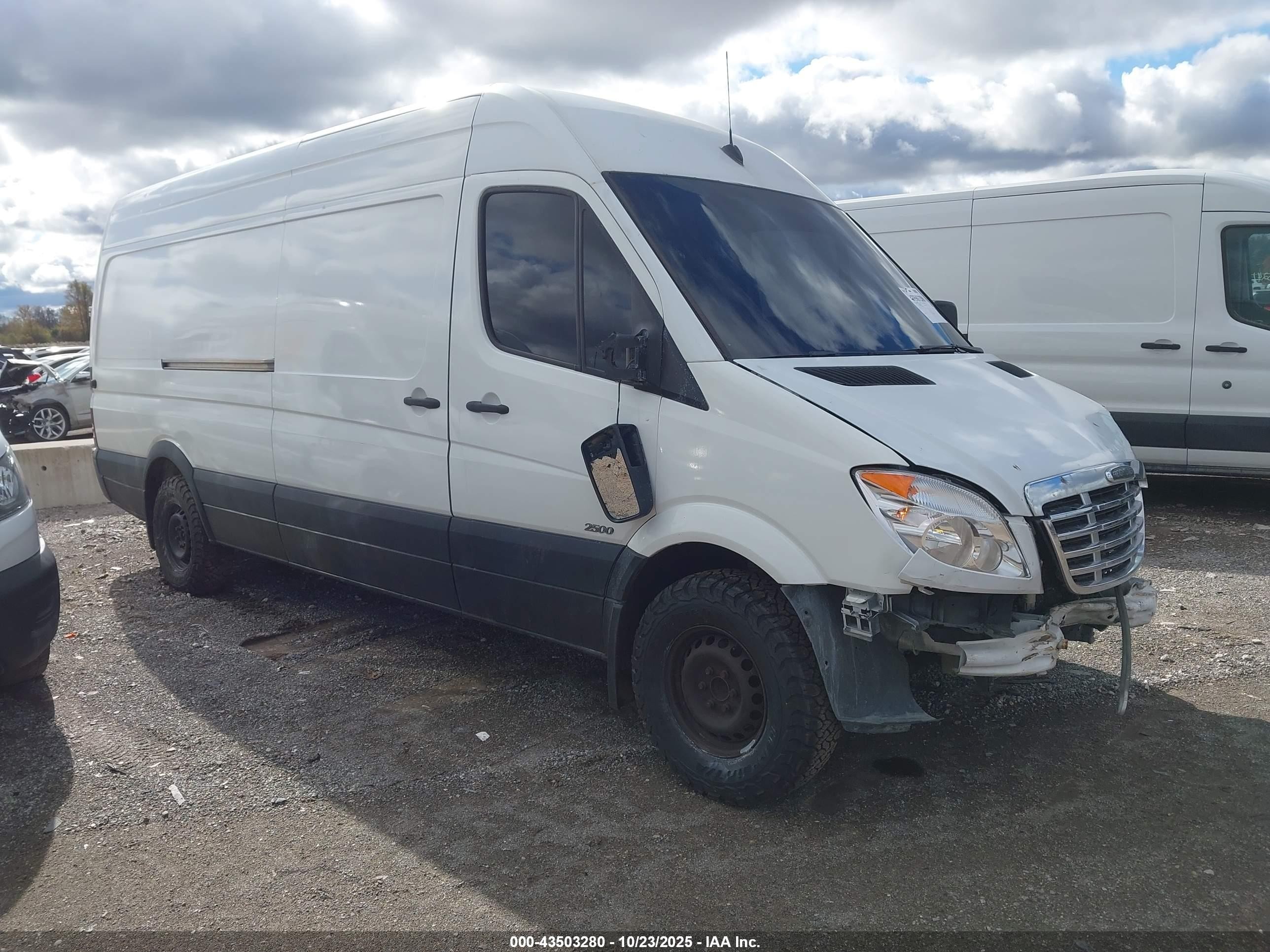 2011 Freightliner Sprinter, VIN WDYPE8CC5B5542063 — Front end