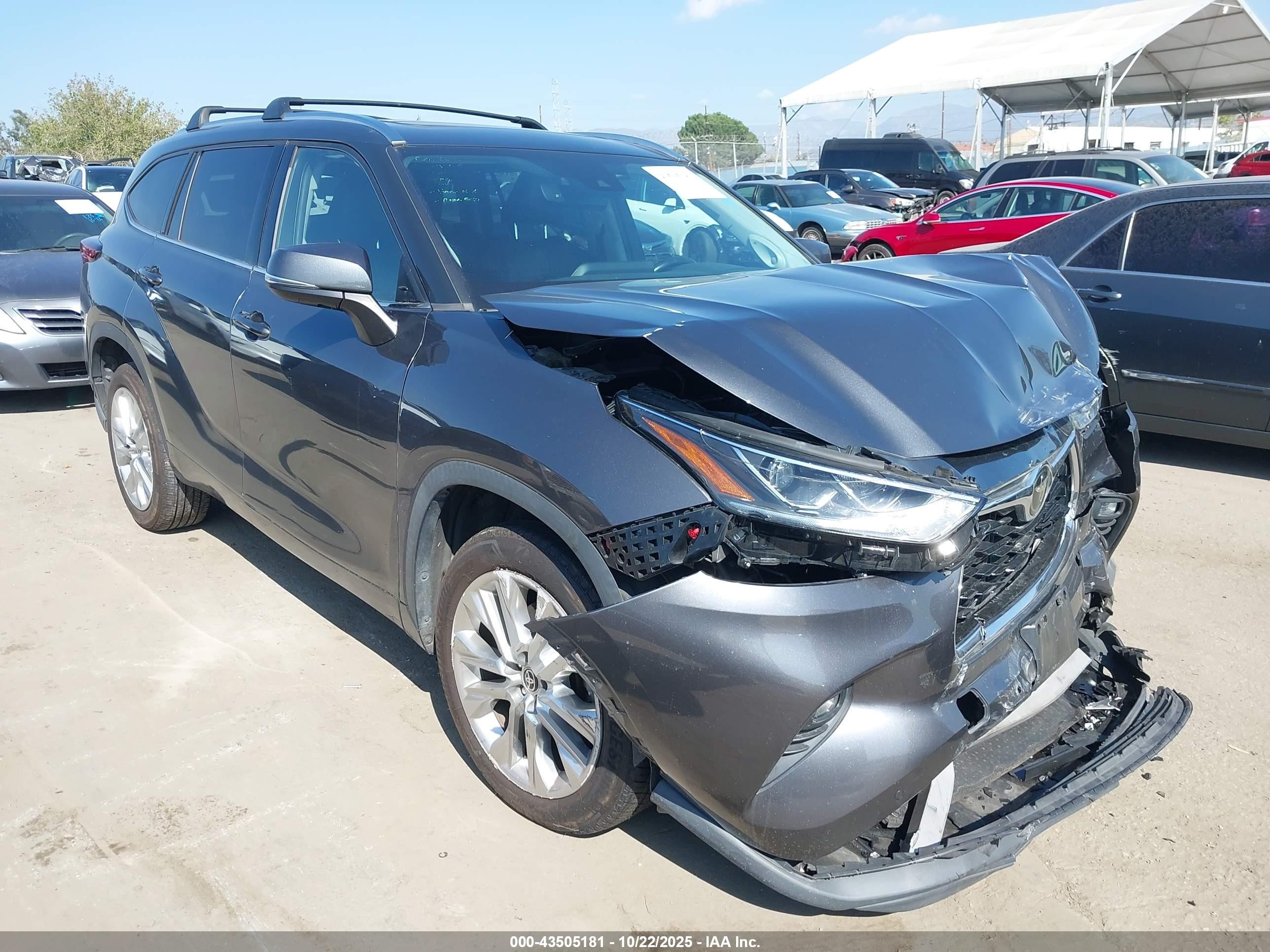 2020 Toyota Highlander Limited, VIN 5TDYZRAH9LS016314 — Front end