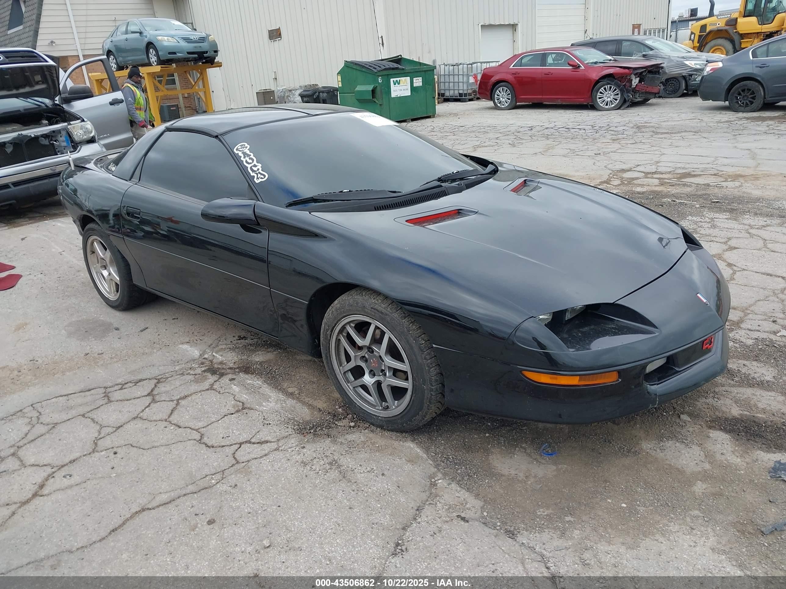 1997 Chevrolet Camaro SS, VIN 2G1FP22P0V2128698 — Rear end