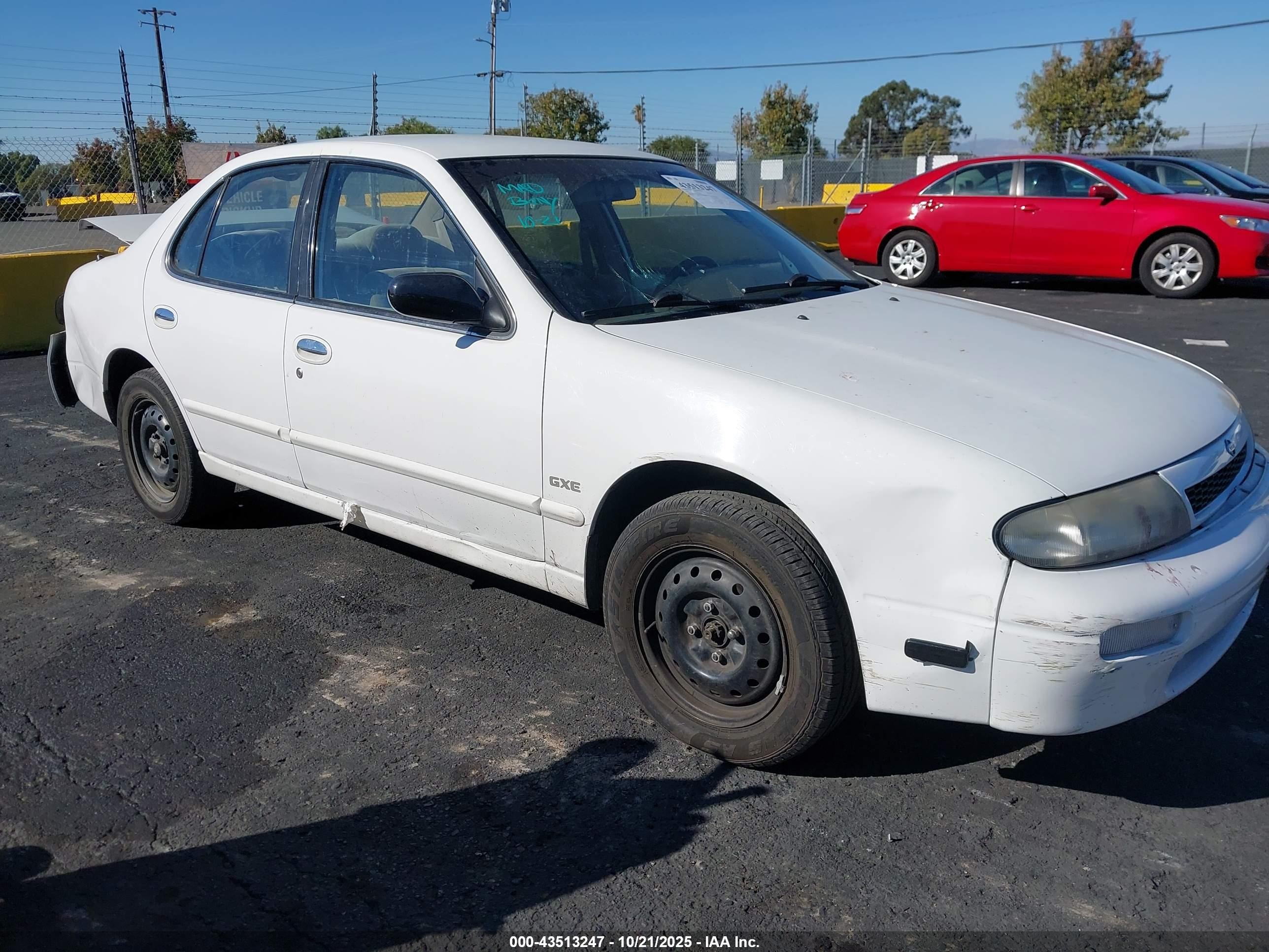 1994 Nissan Altima GLE, VIN 1N4BU31D4RC223773 — Rear end