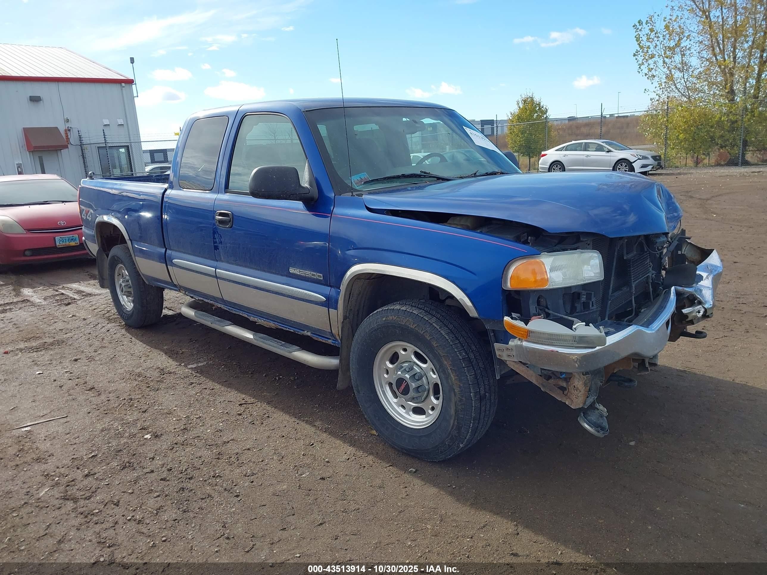 2003 GMC Sierra 2500 SLE, VIN 1GTGK29UX3Z299121 — Front end