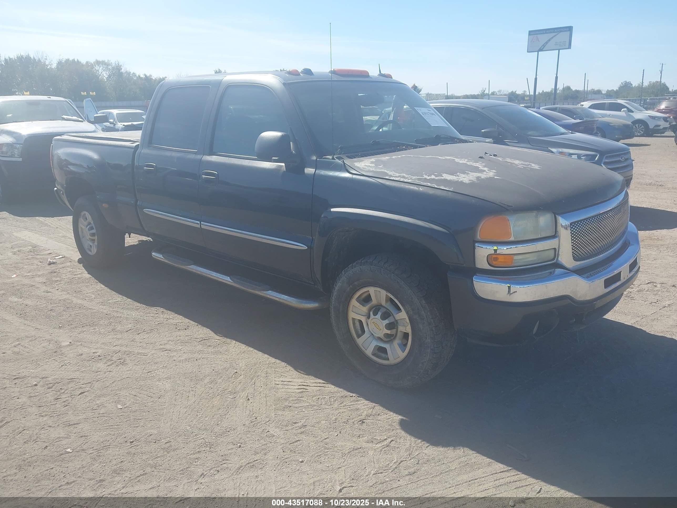 2005 GMC Sierra 1500HD SLE, VIN 1GTGK13U65F926243 — Rear end