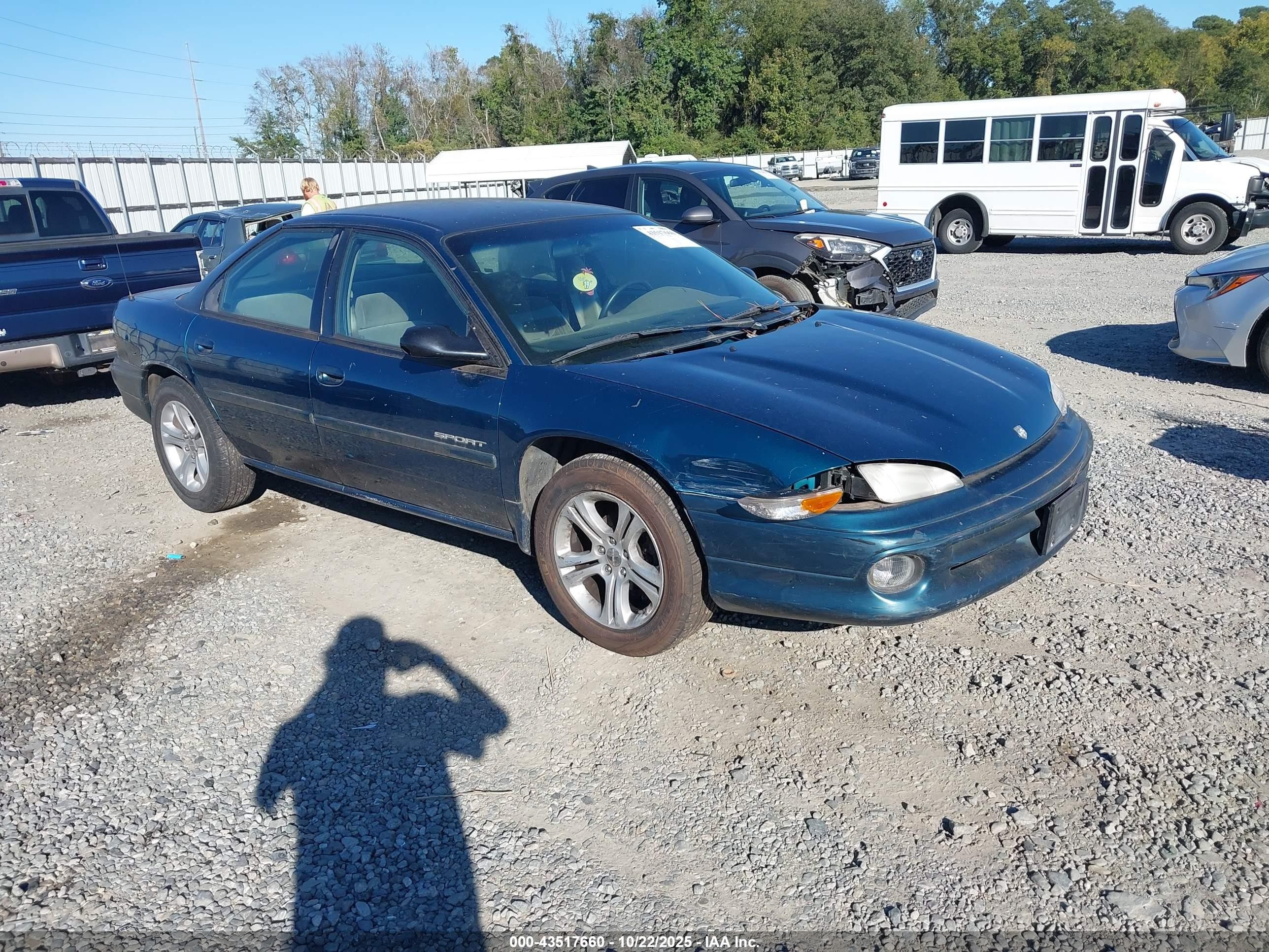 1997 Dodge Intrepid, VIN 2B3HD46F1VH716632 — Front end