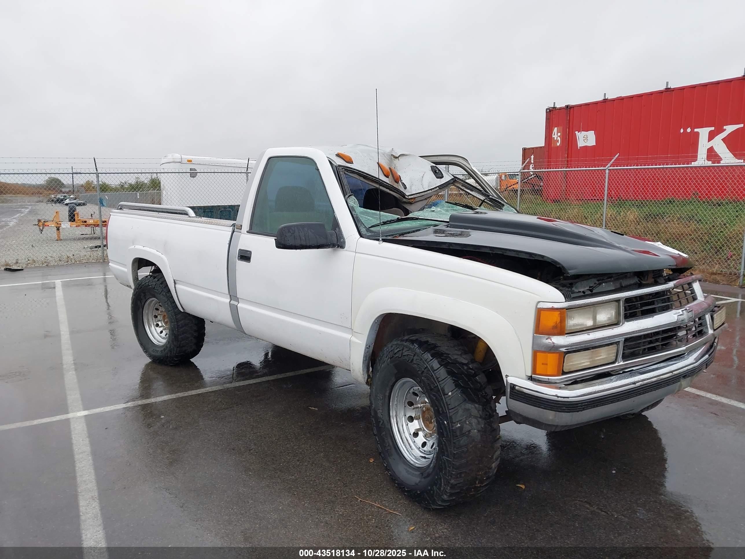 1996 Chevrolet K2500, VIN 1GBGK24R1TE108698 — Rollover