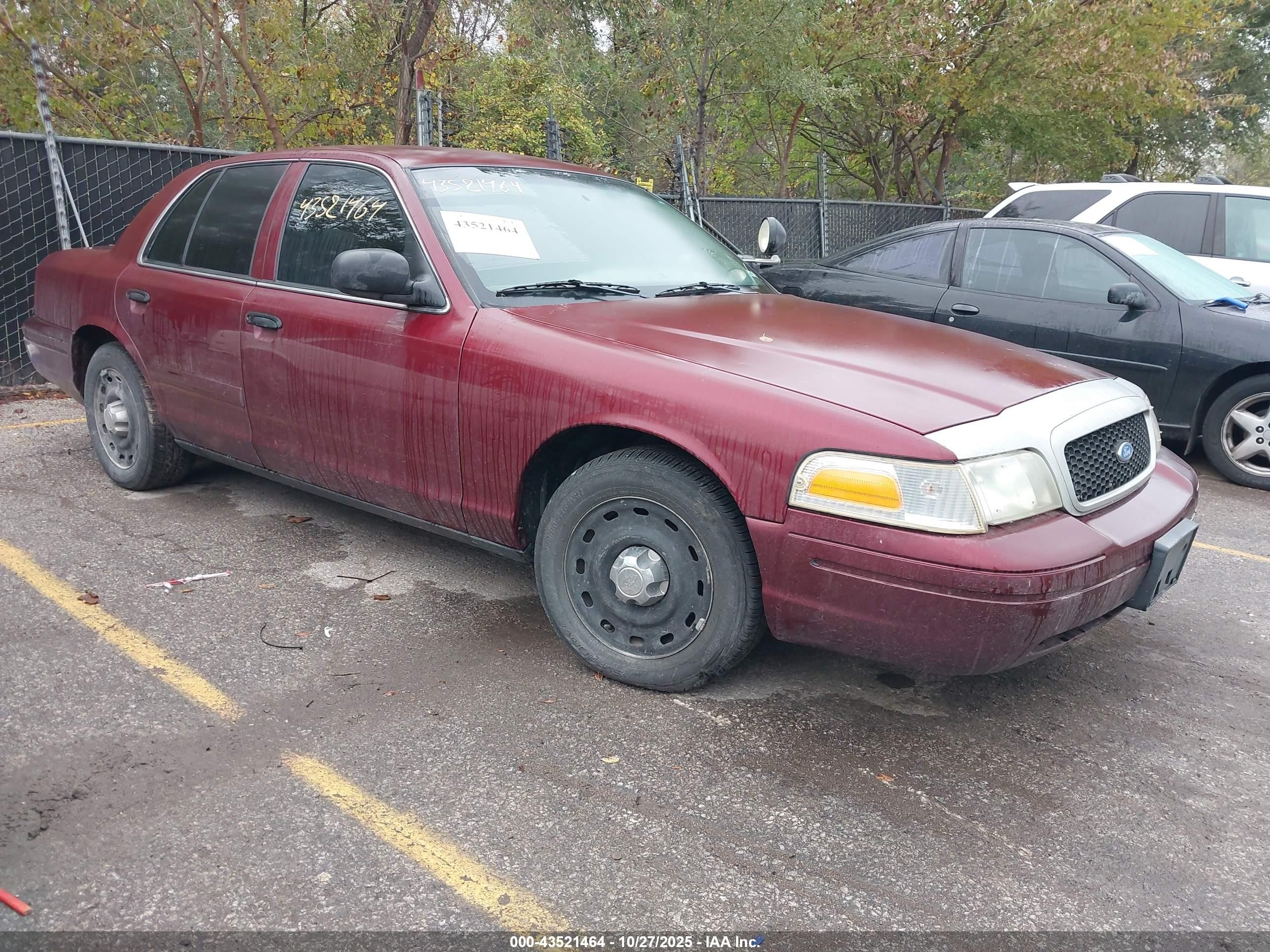 2004 Ford Police Interceptor Base w/3.27 Axle, VIN 2FAFP71W44X178234 — Side