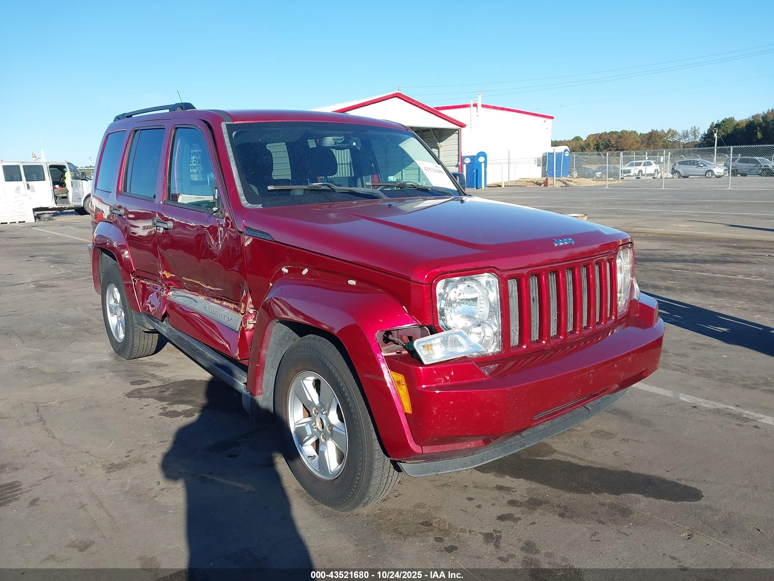 2012 Jeep Liberty Sport, VIN 1C4PJMAK8CW130192 — Бок