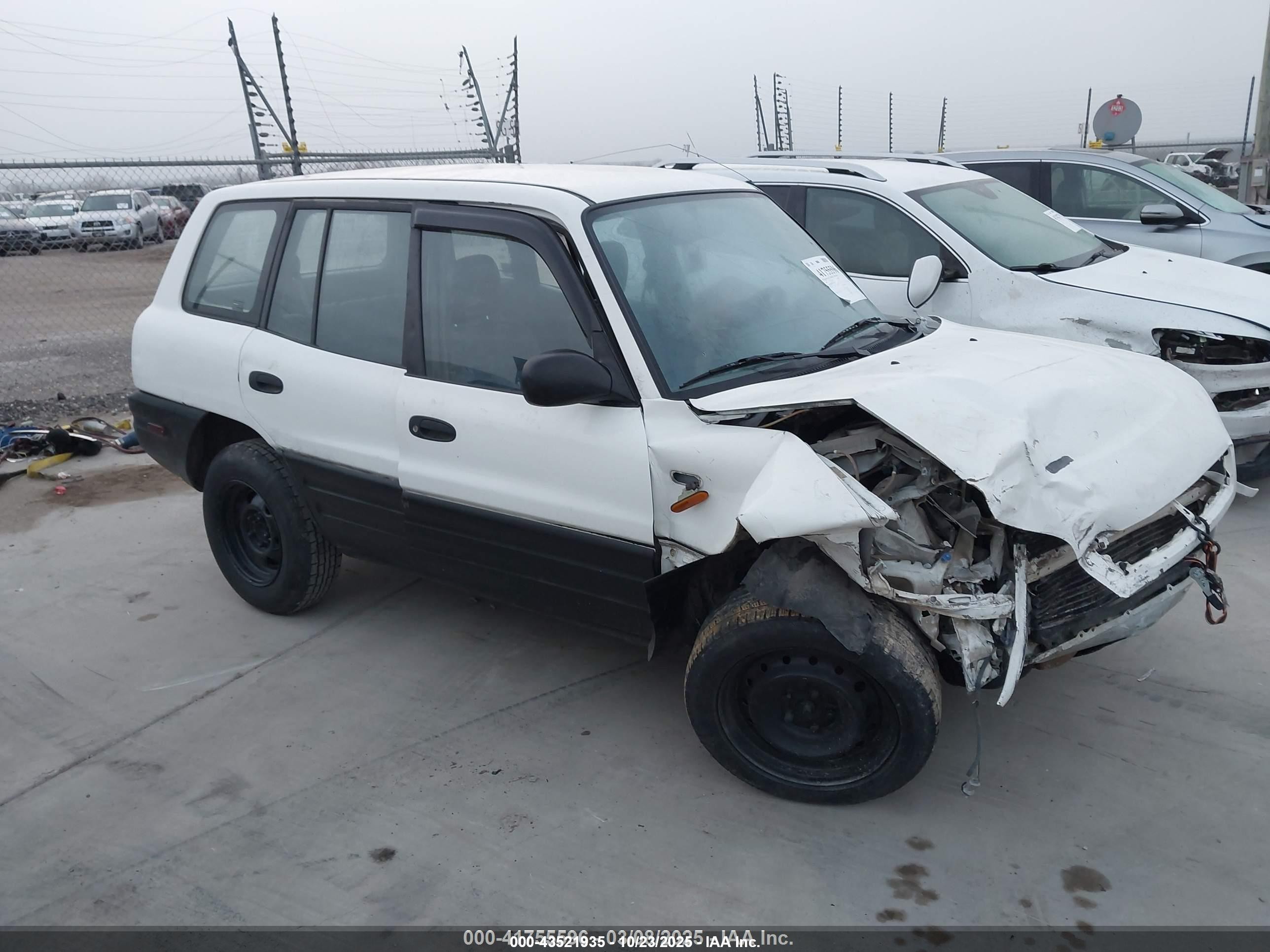 1997 Toyota RAV4, VIN JT3GP10V0V7011658 — Front end