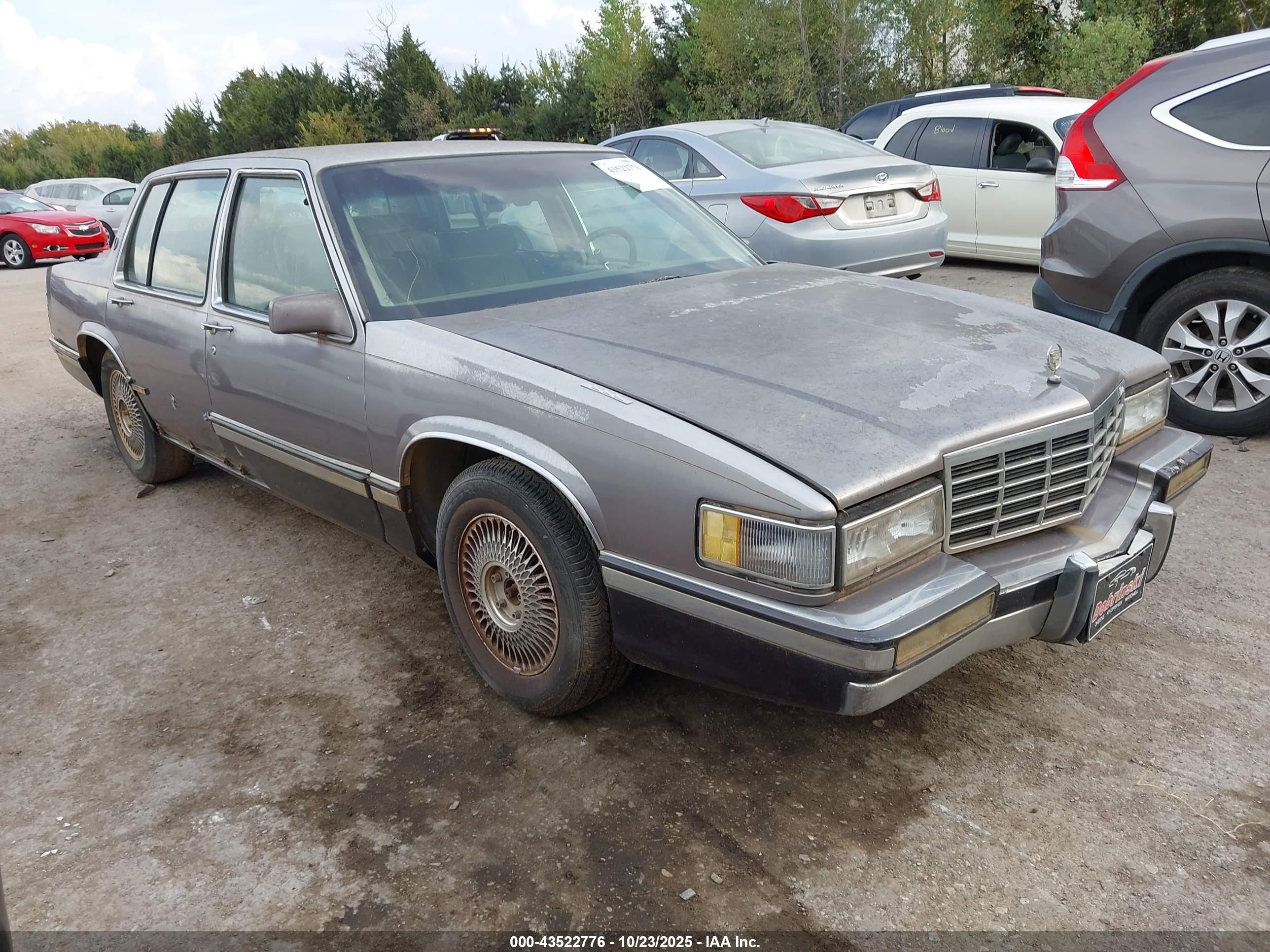 1993 Cadillac DeVille, VIN 1G6CD53B8P4308874 — Бок