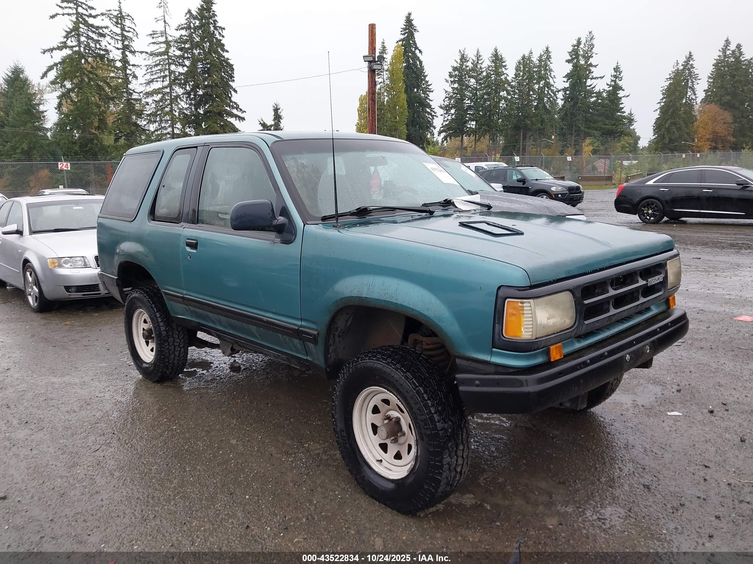 1994 Mazda Navajo DX, VIN 4F2CU44X0RUM00680 — Front end