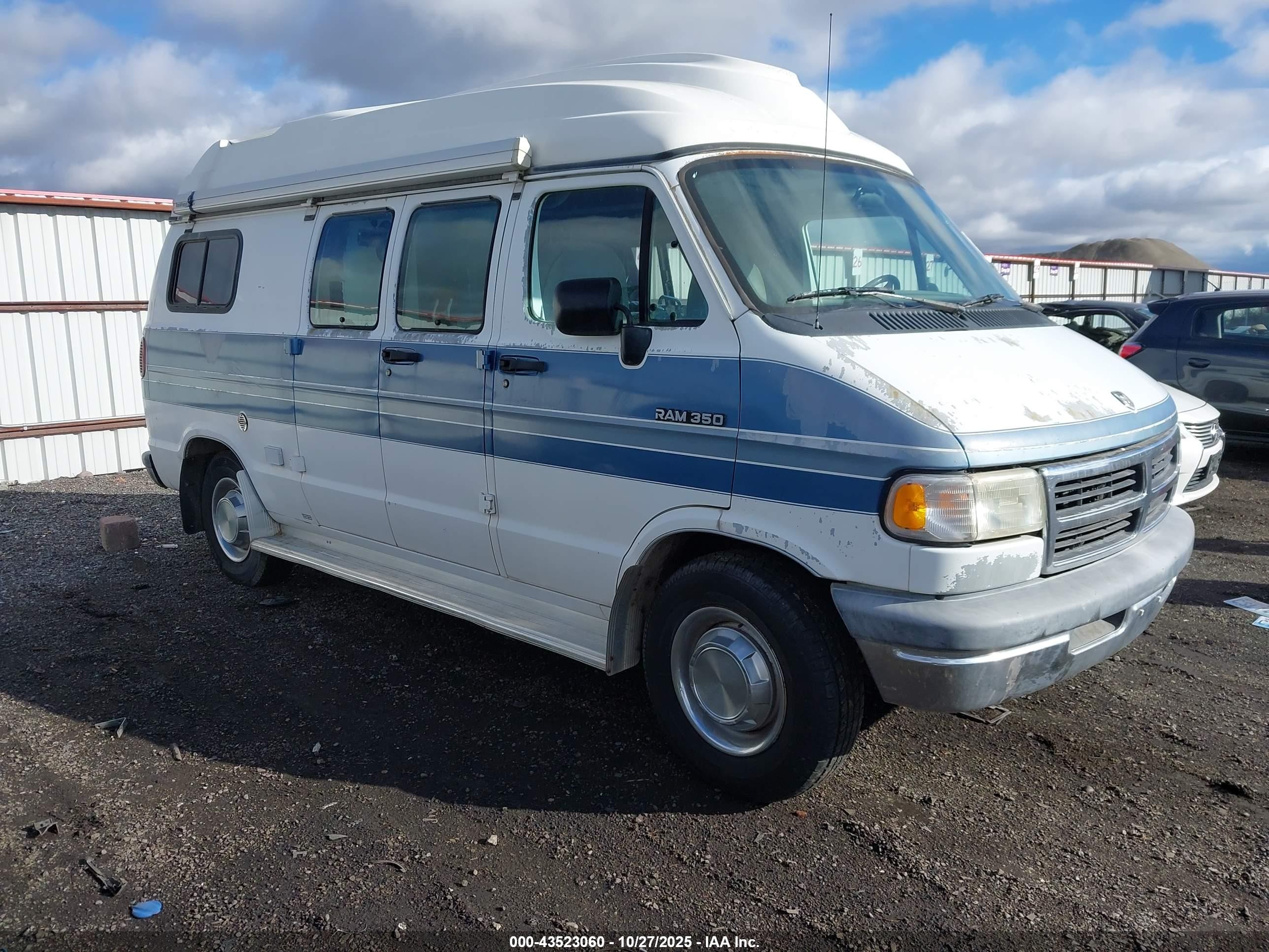 1994 Dodge Cargo, VIN 2B6JB31Y4RK149757 — Front end