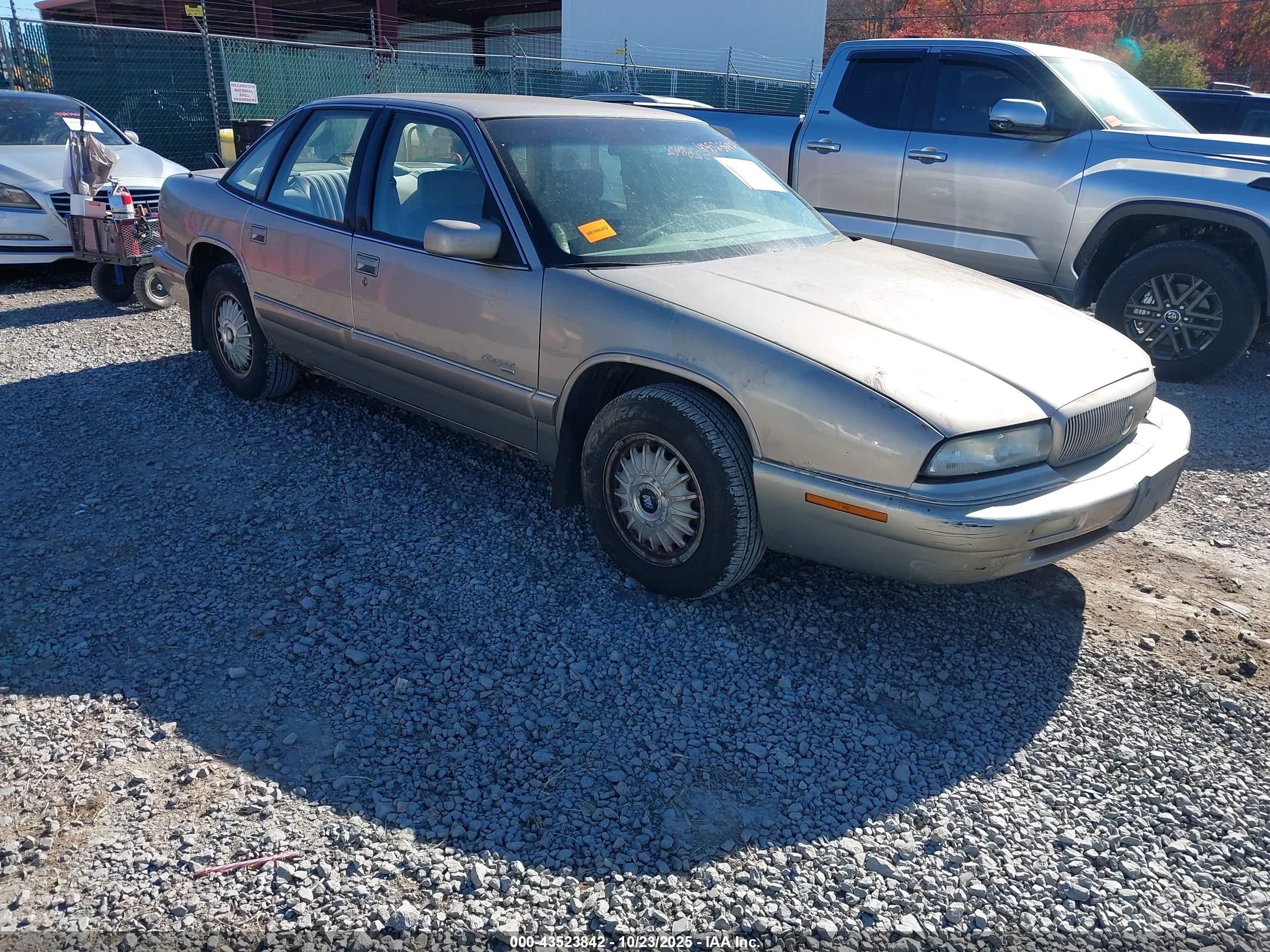1996 Buick Regal Custom, VIN 2G4WB52K5T1432751 — Rear end