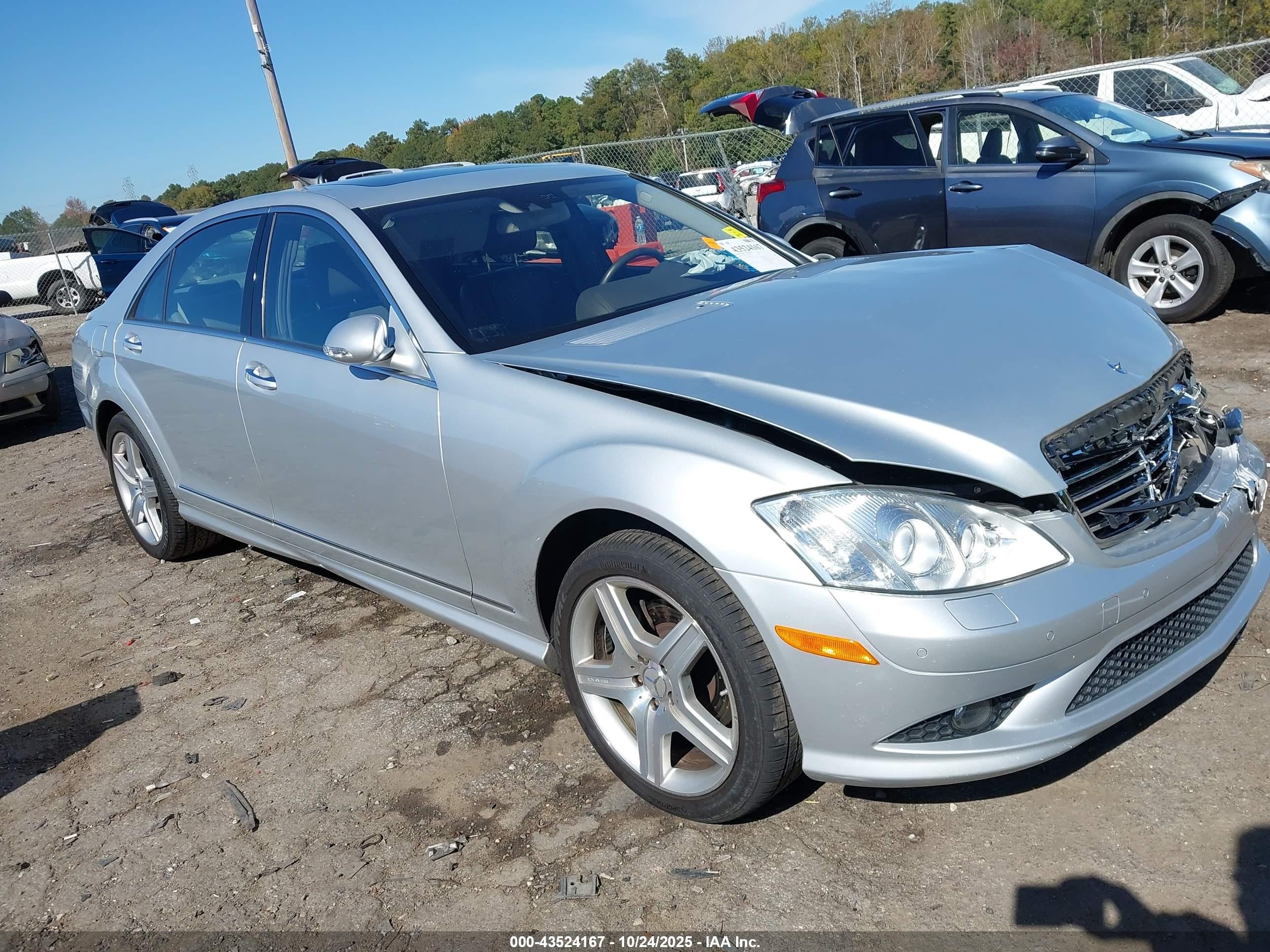 2008 Mercedes-Benz S 550, VIN WDDNG71X28A185542 — Front end