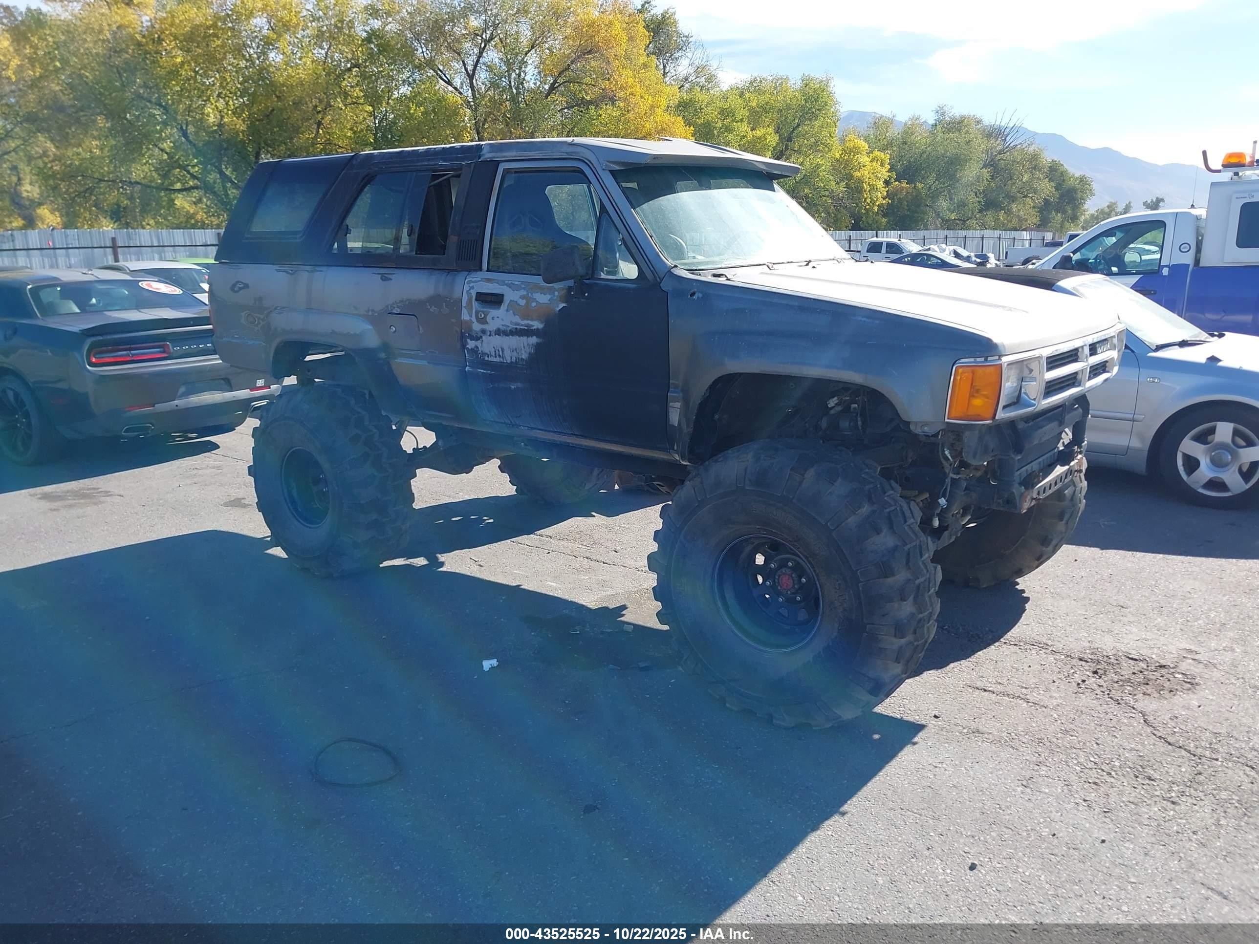 1987 Toyota 4Runner, VIN JT4RN62D4H0151012 — All over