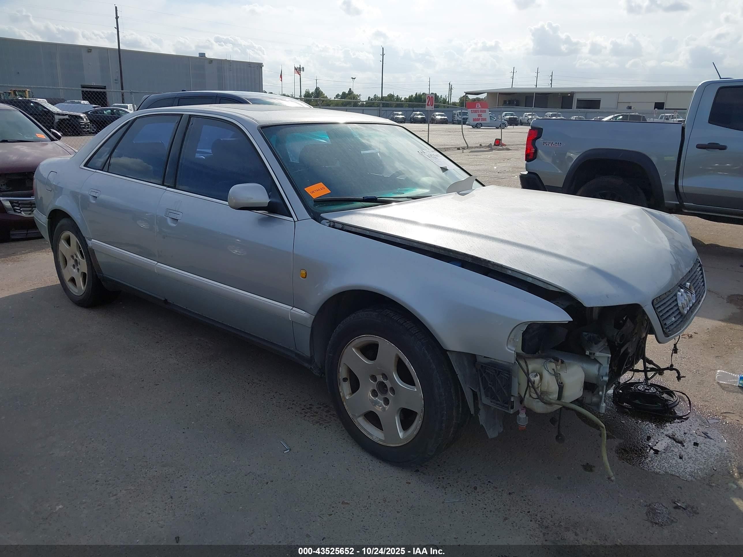 1998 Audi A8, VIN WAUBG74D7WN003917 — Front end