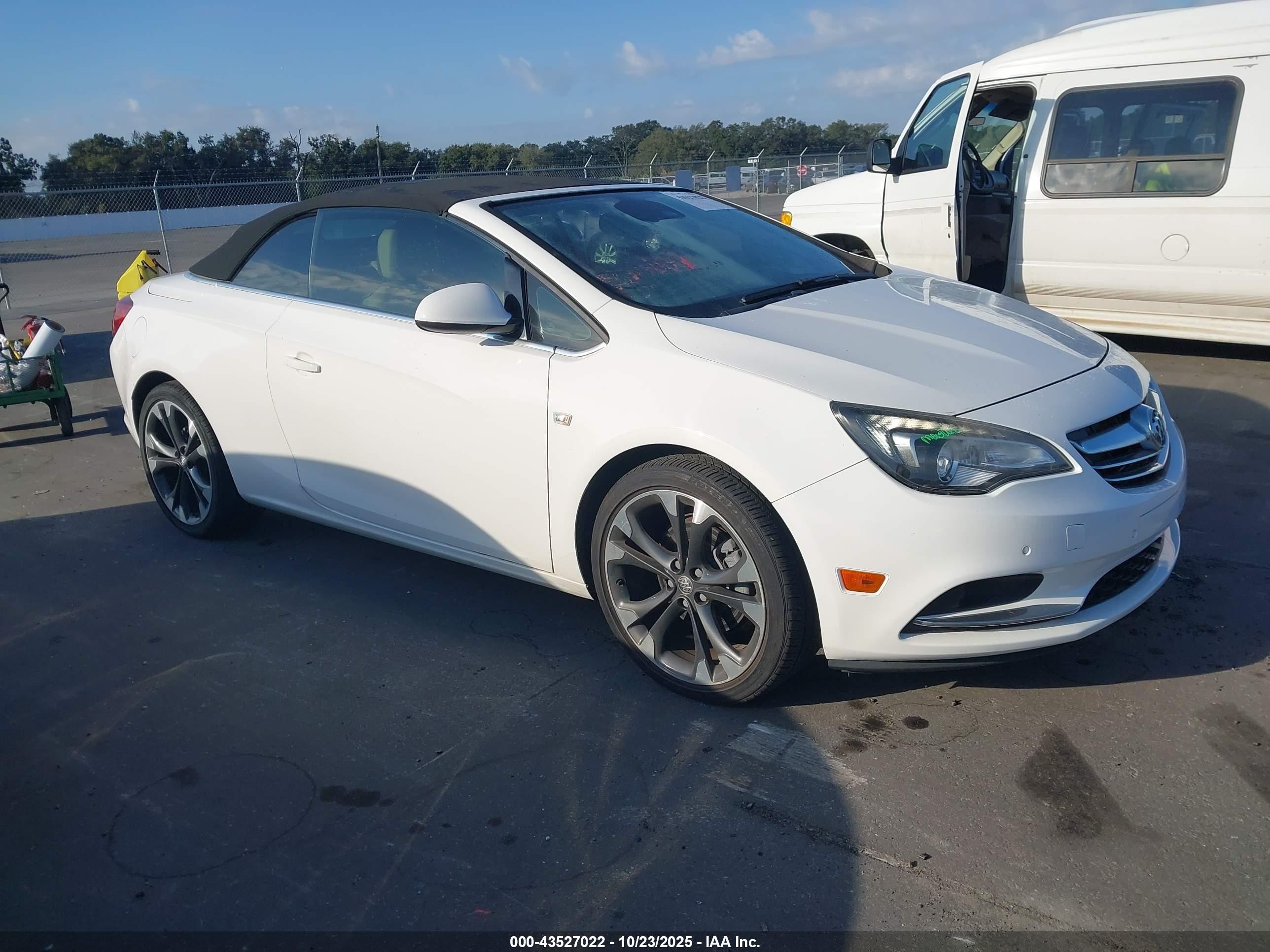 2016 Buick Cascada Premium, VIN W04WT3N53GG088982 — Стихия